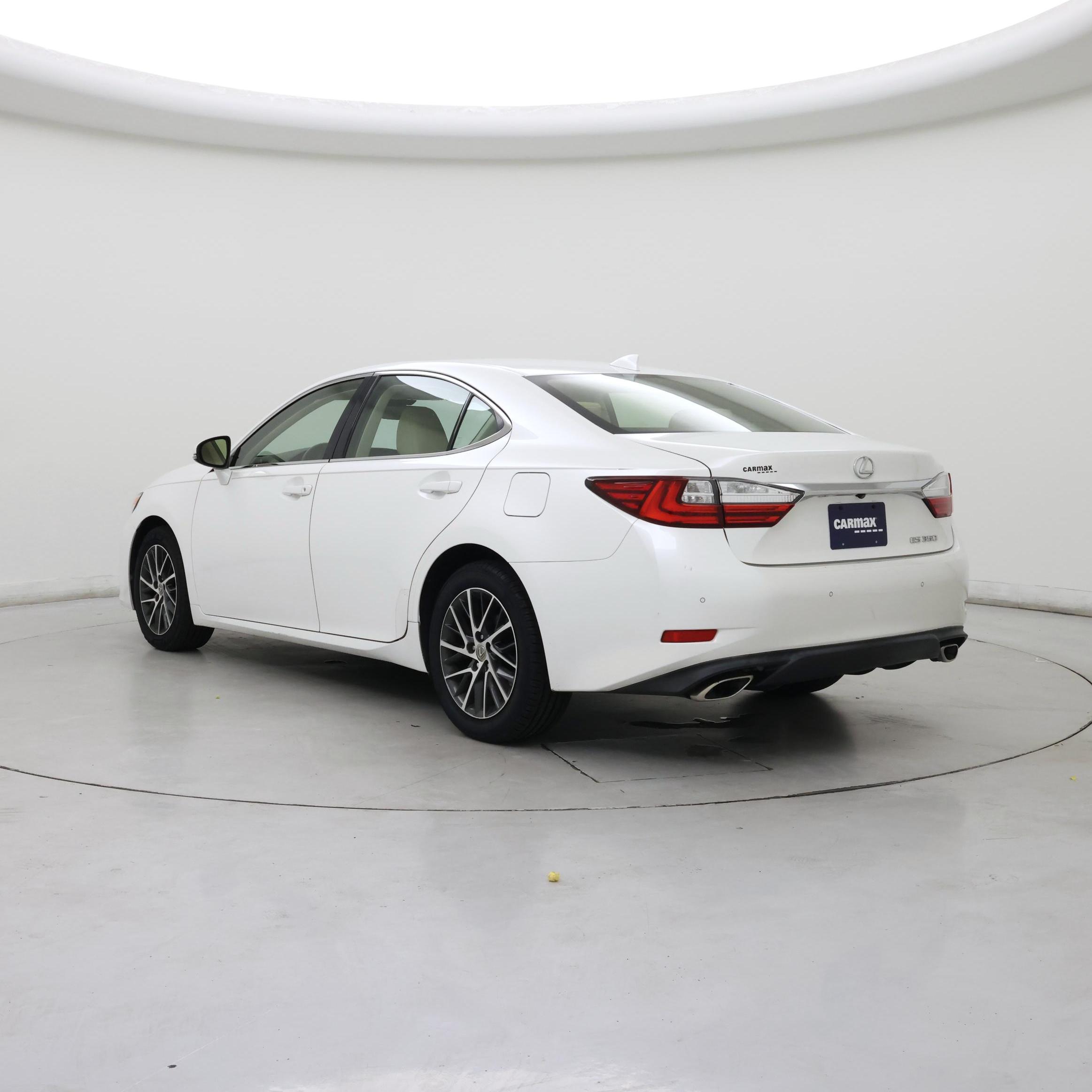 Thumbnail: 2017 Lexus ES - 2
