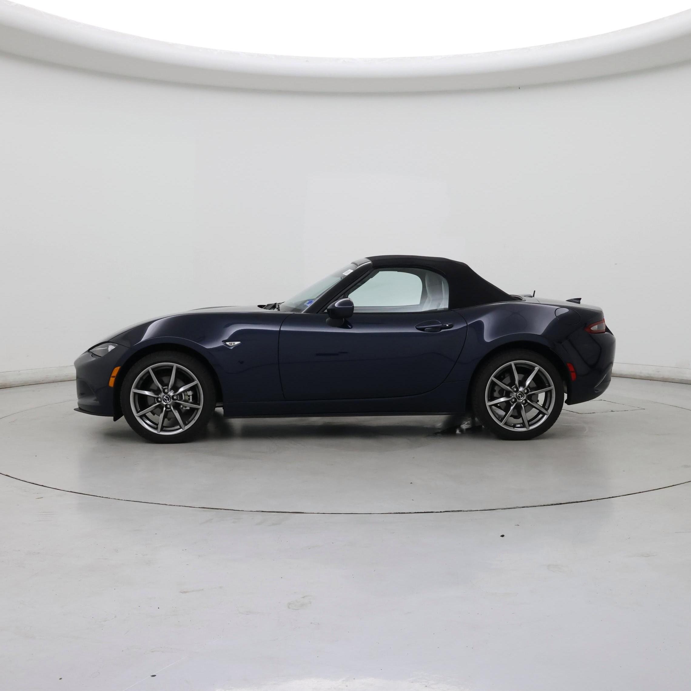 Thumbnail: 2021 Mazda MX-5 Miata - 3