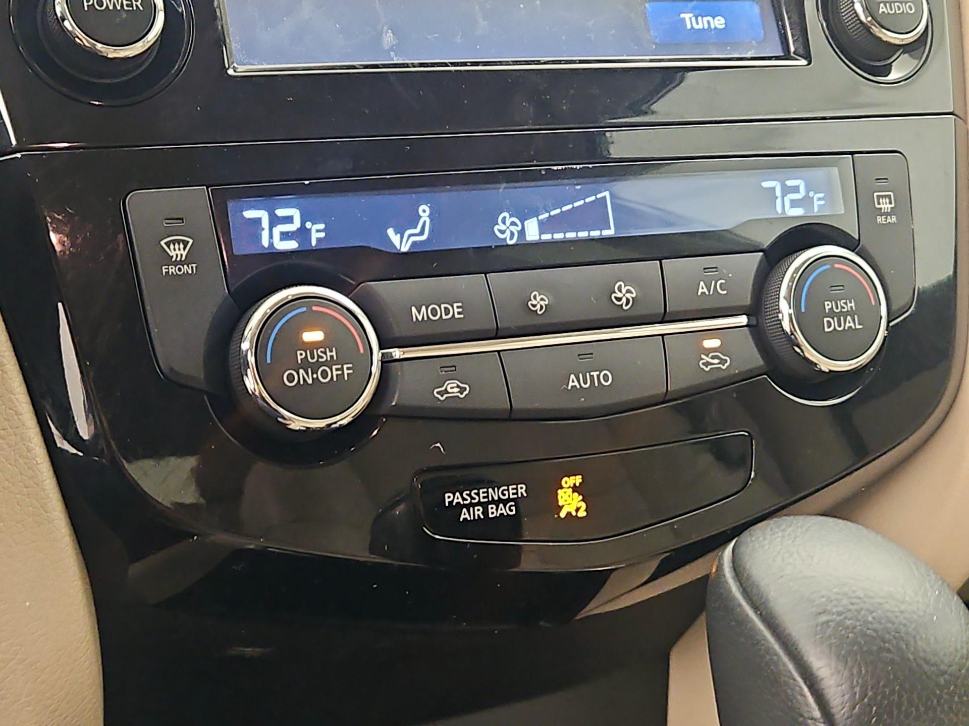 Thumbnail: 2016 Nissan Rogue - 17