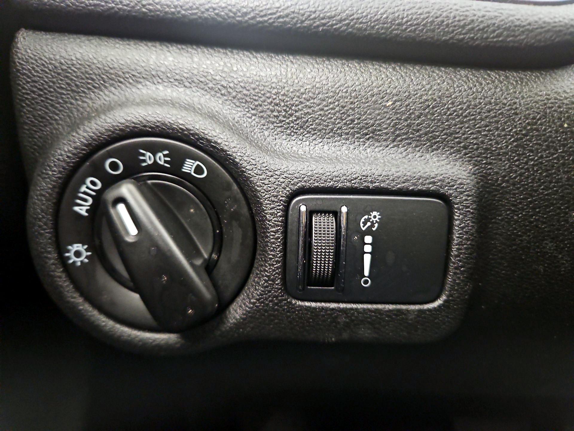Thumbnail: 2015 Dodge Dart - 13