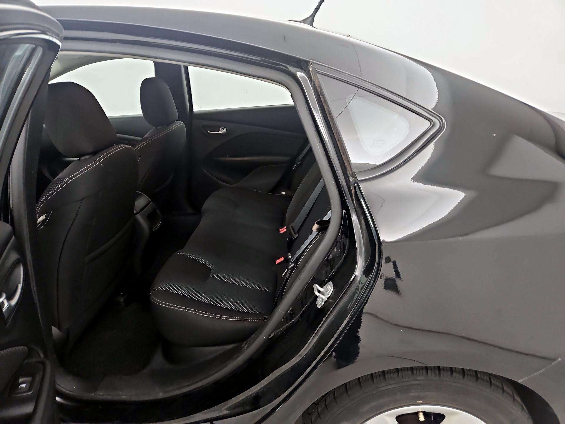 Thumbnail: 2015 Dodge Dart - 18