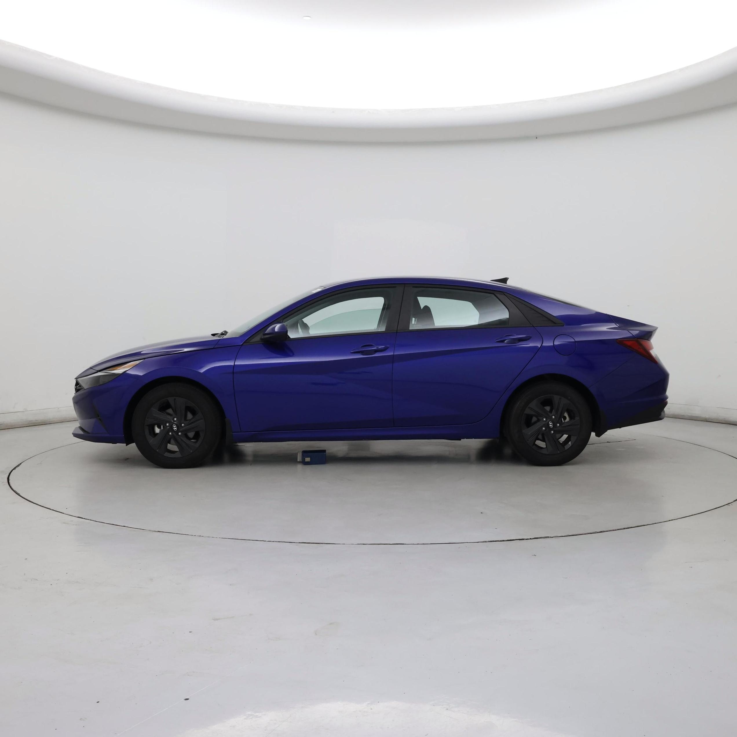 Thumbnail: 2023 Hyundai Elantra - 3