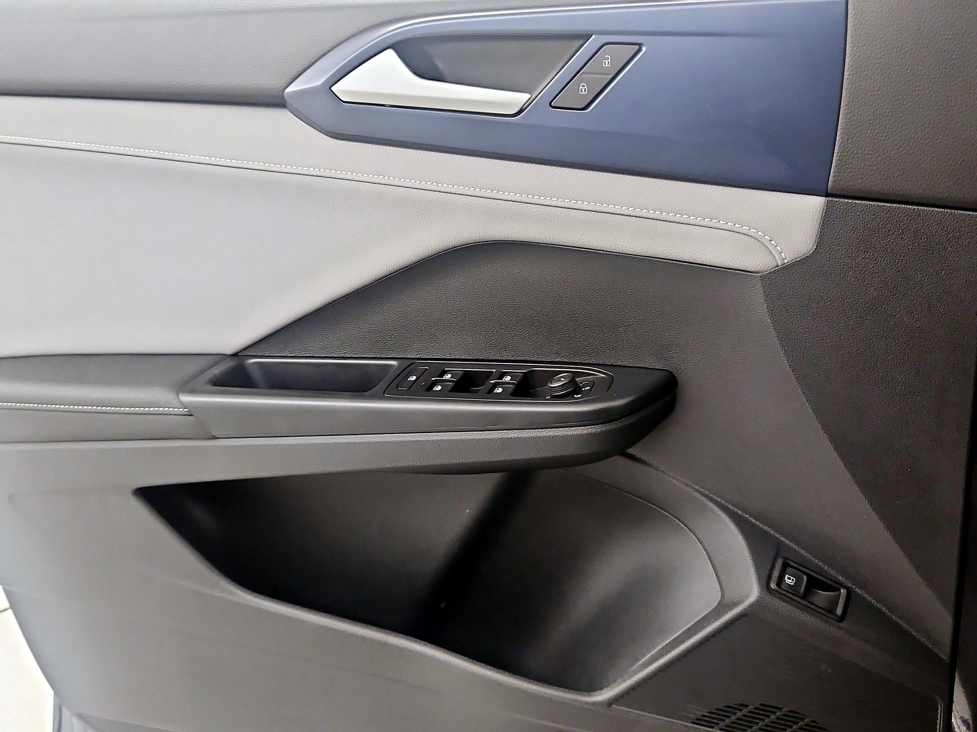 Thumbnail: 2024 Volkswagen Taos - 12