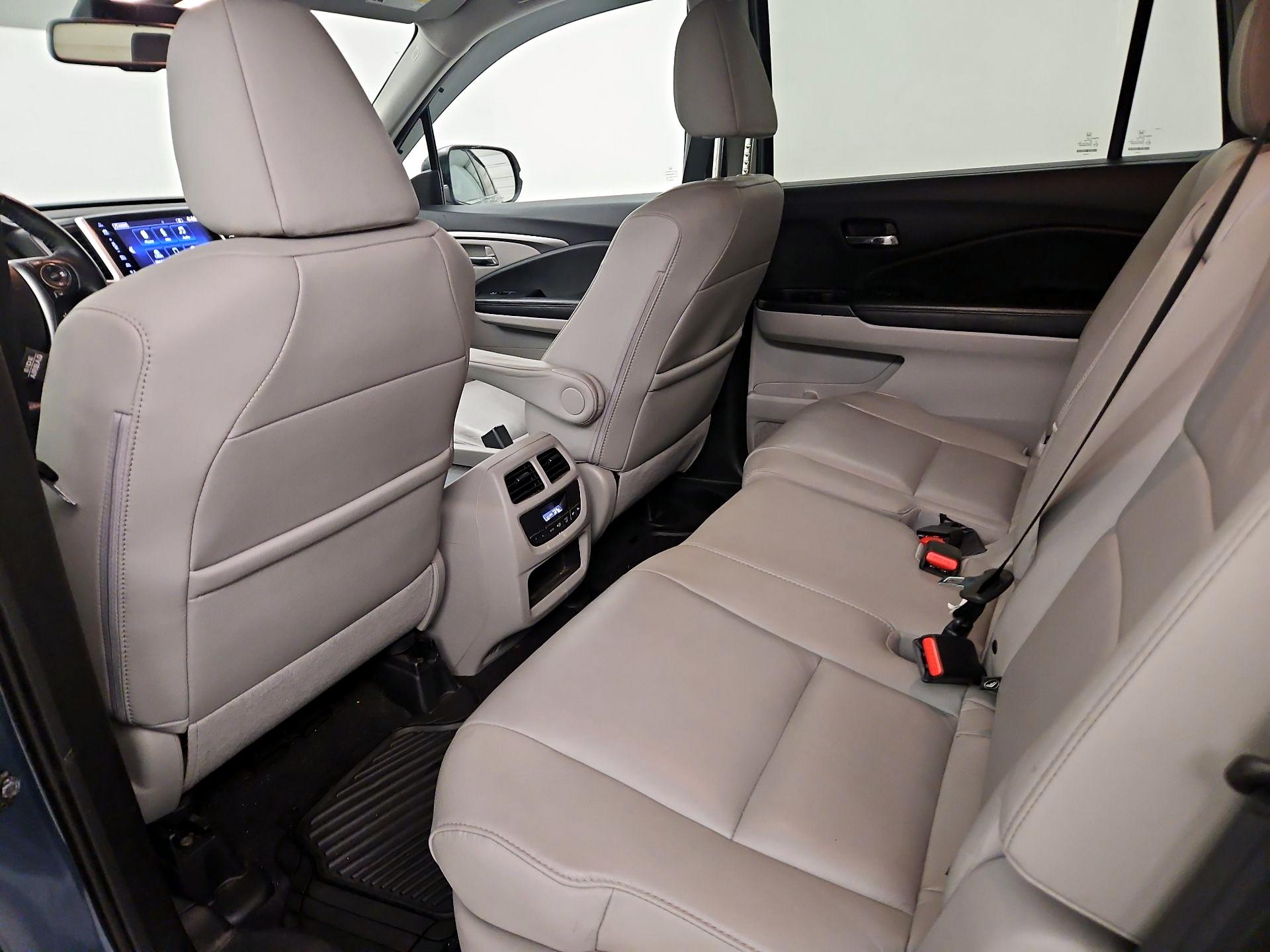 Thumbnail: 2018 Honda Pilot - 19