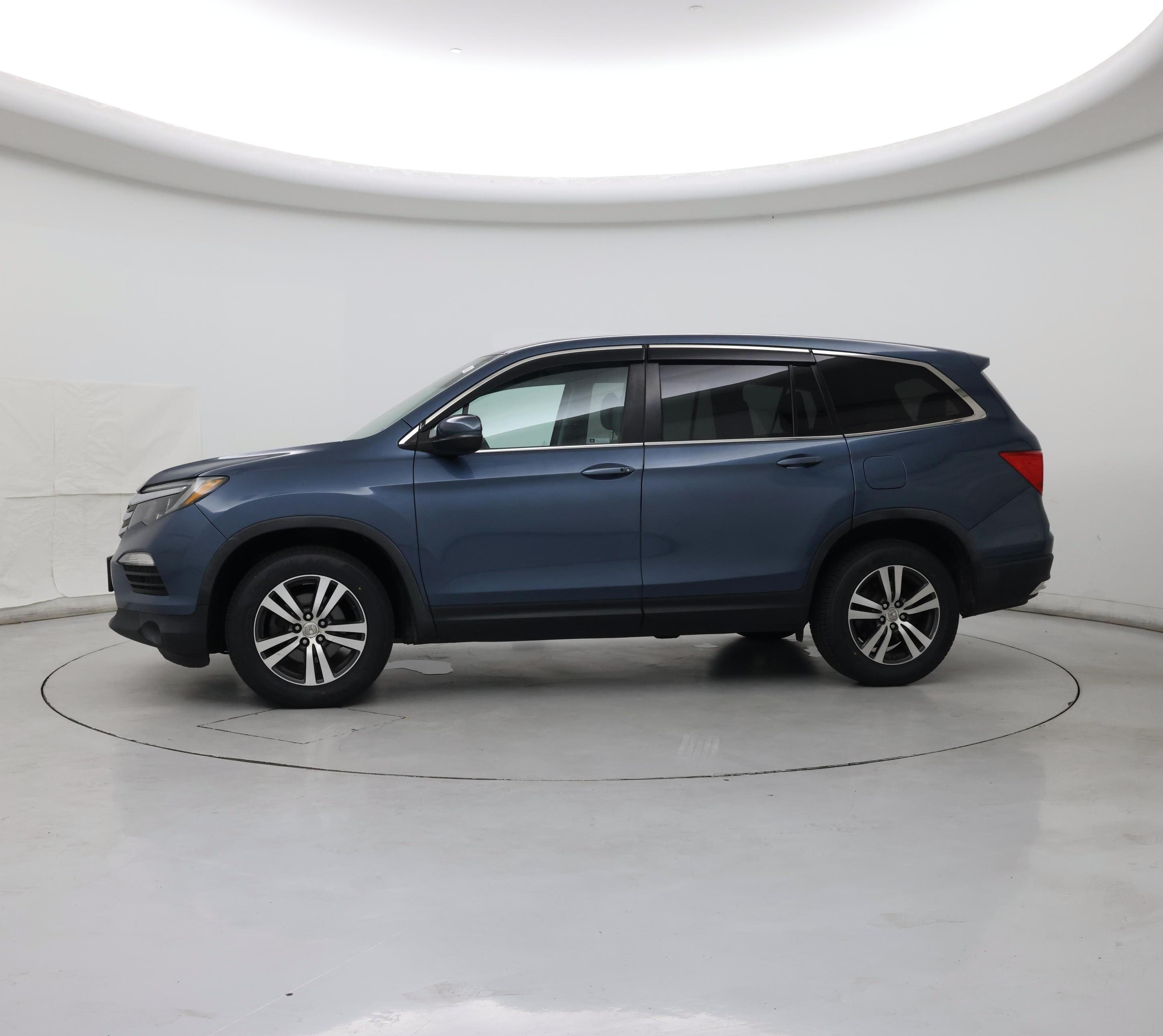 Thumbnail: 2018 Honda Pilot - 3