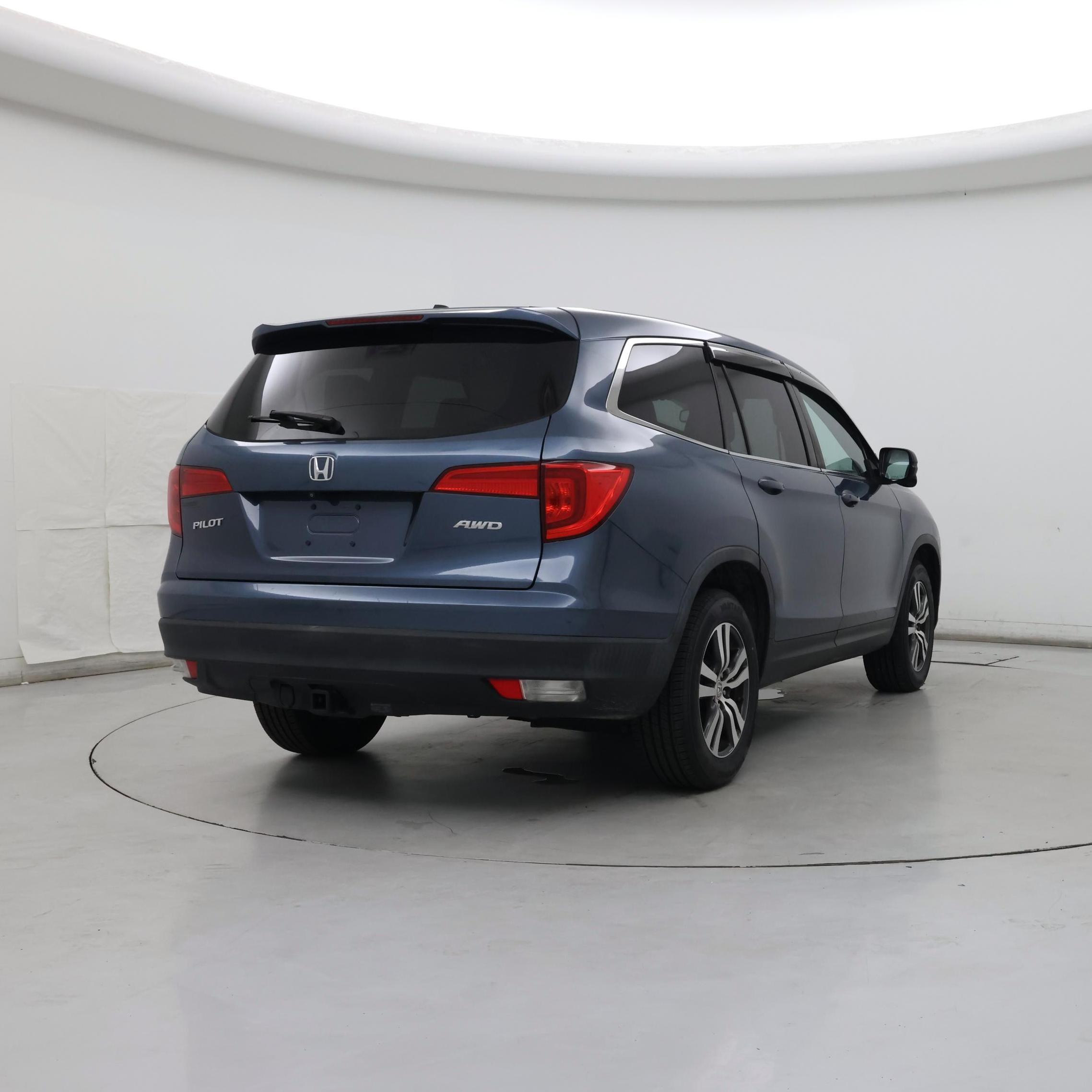 Thumbnail: 2018 Honda Pilot - 8