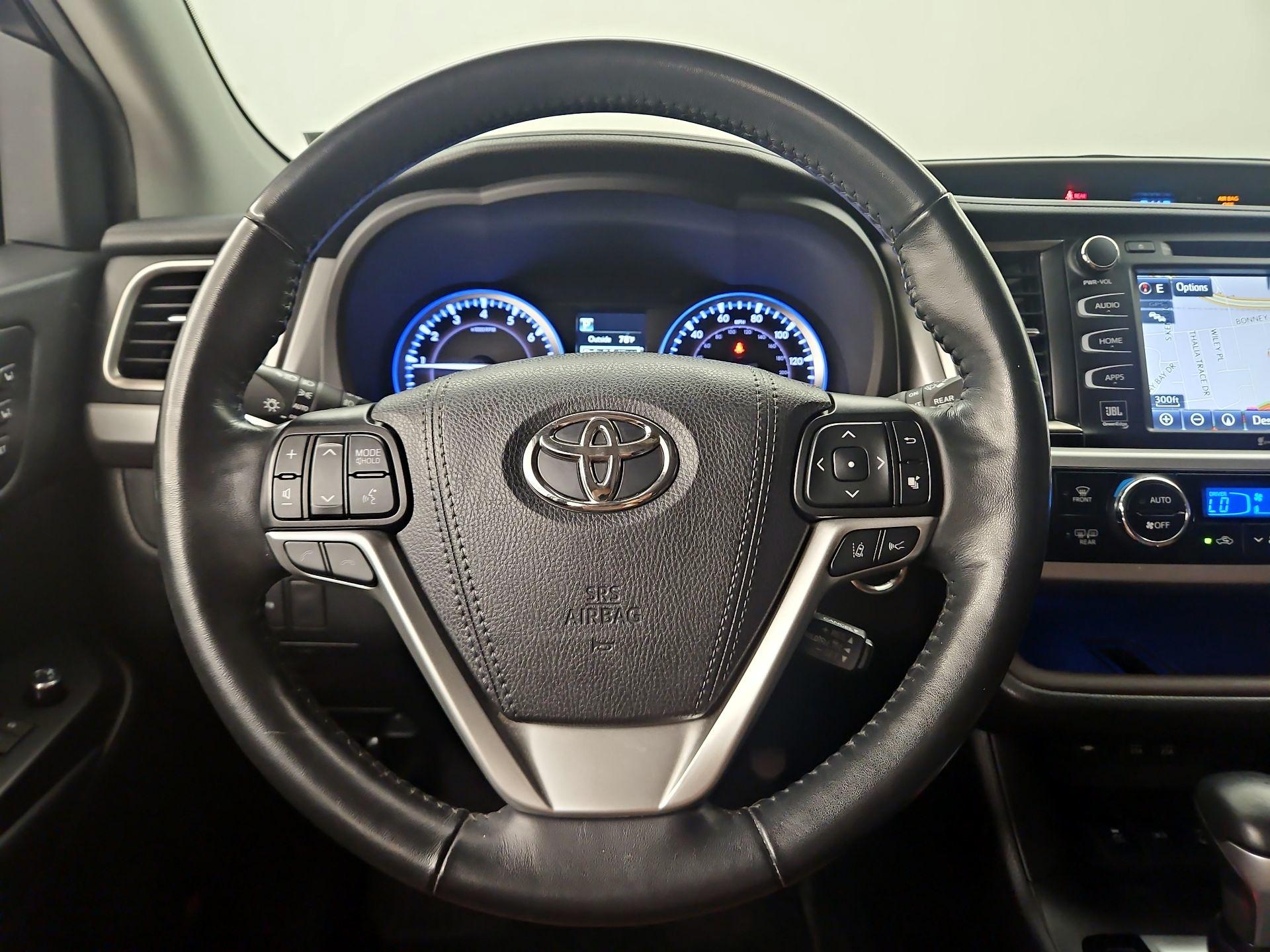 Thumbnail: 2019 Toyota Highlander - 10