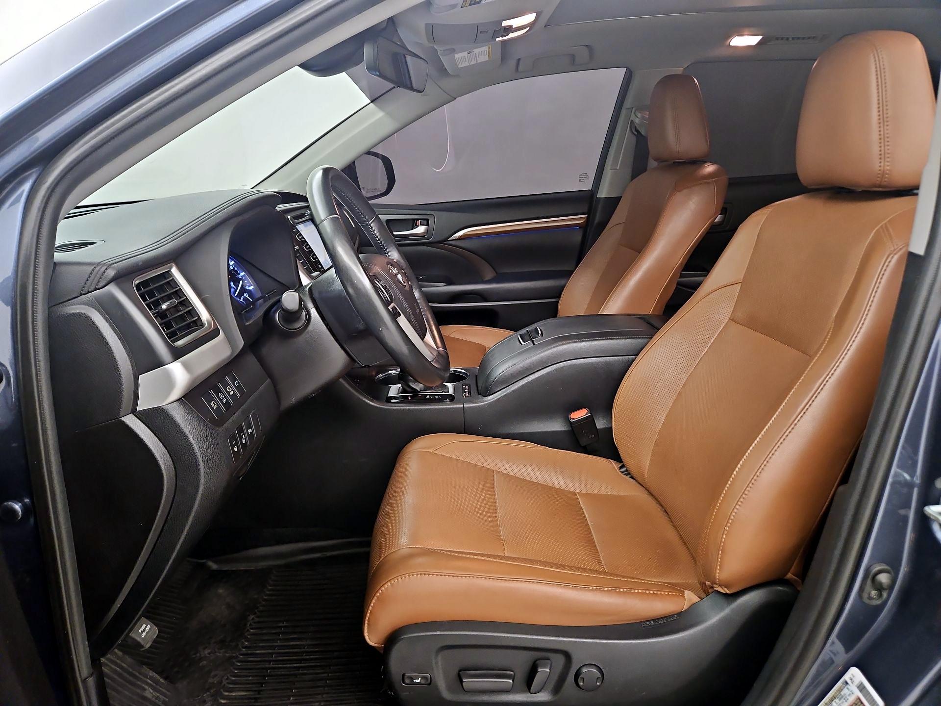 Thumbnail: 2019 Toyota Highlander - 11