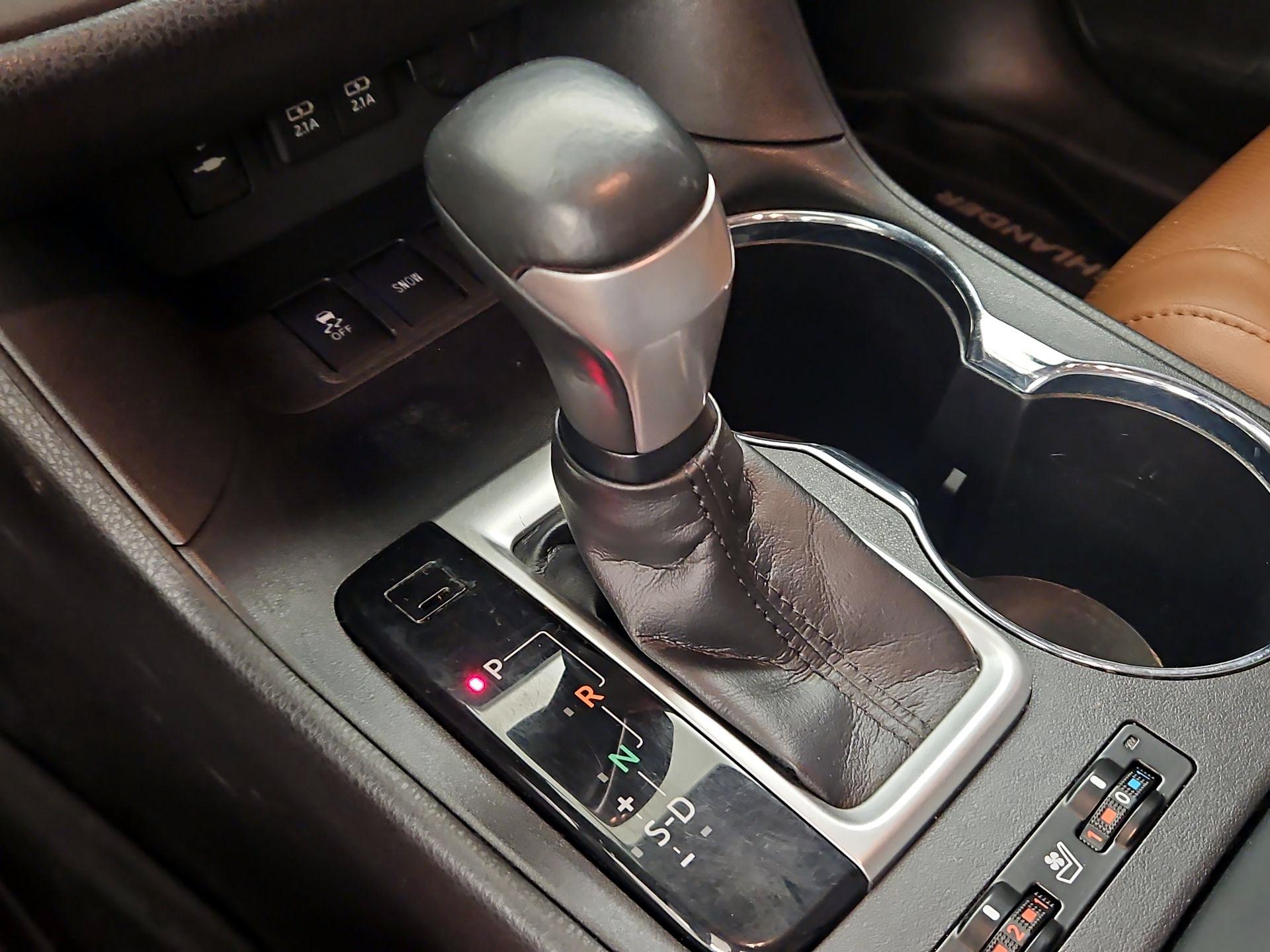Thumbnail: 2019 Toyota Highlander - 18