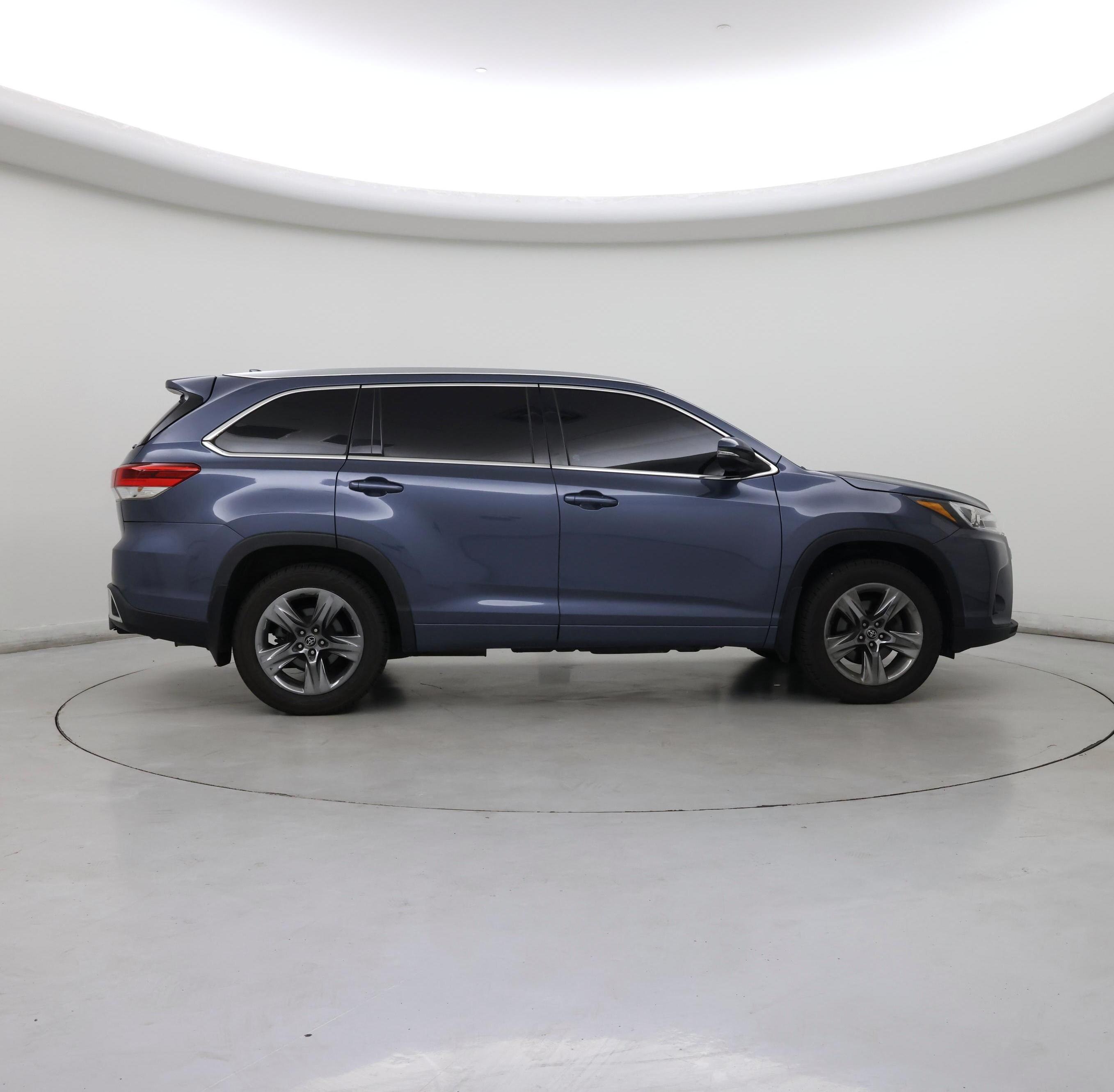 Thumbnail: 2019 Toyota Highlander - 7