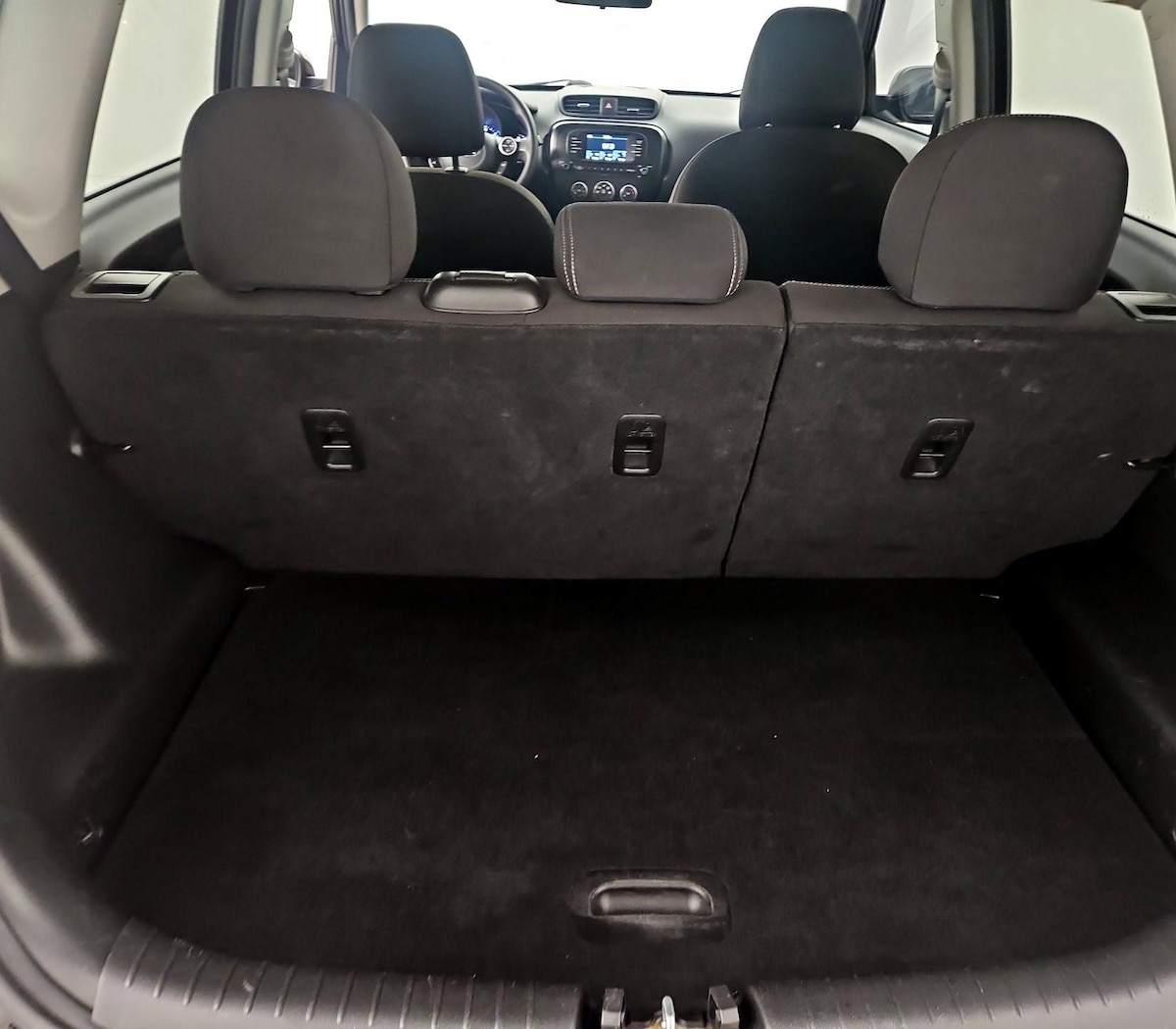 Trunk/Cargo (Seats Up)