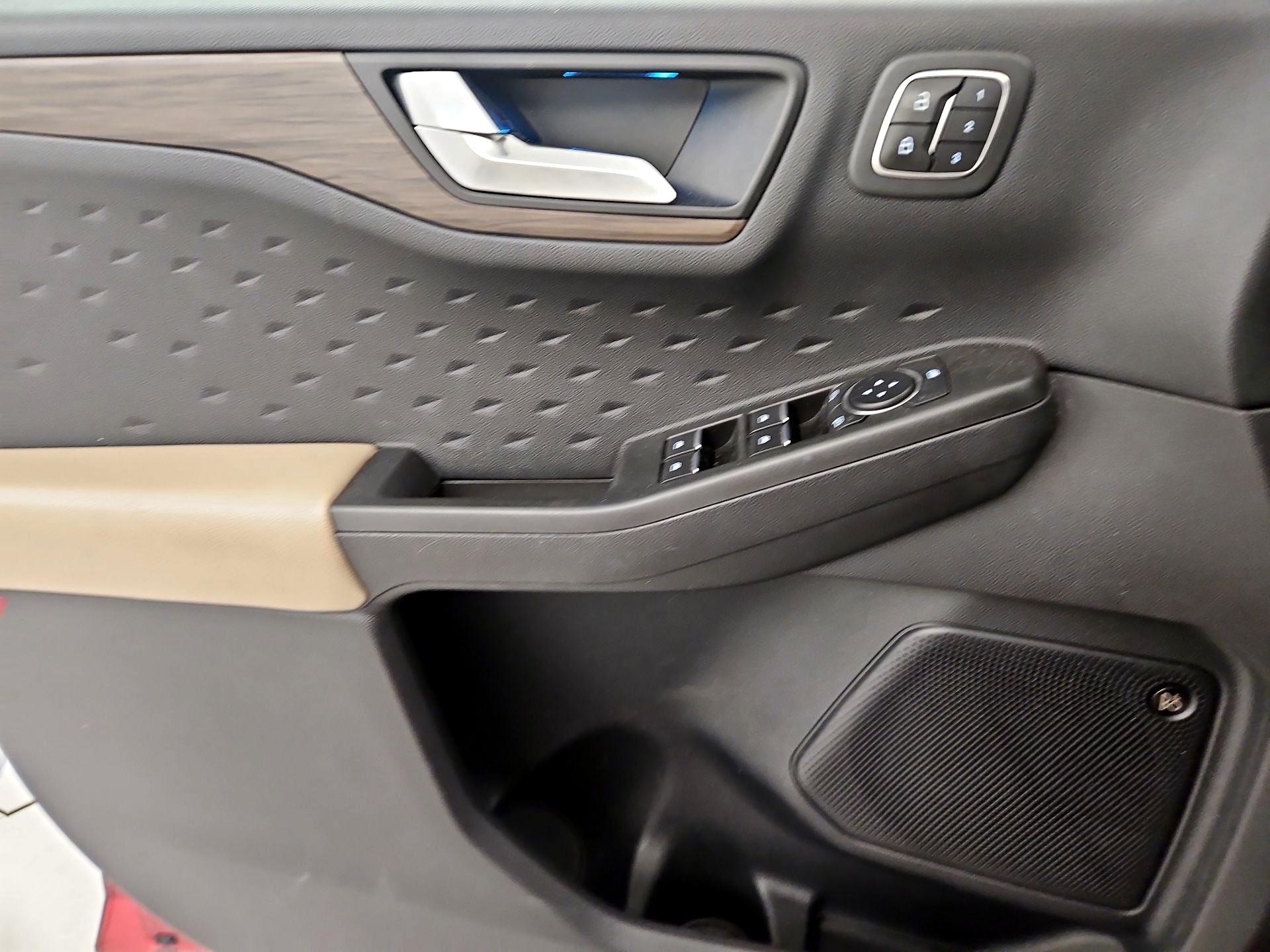 Thumbnail: 2020 Ford Escape - 12