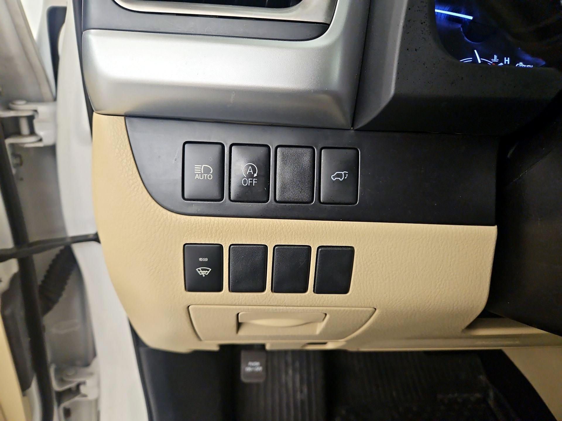 Thumbnail: 2018 Toyota Highlander - 13