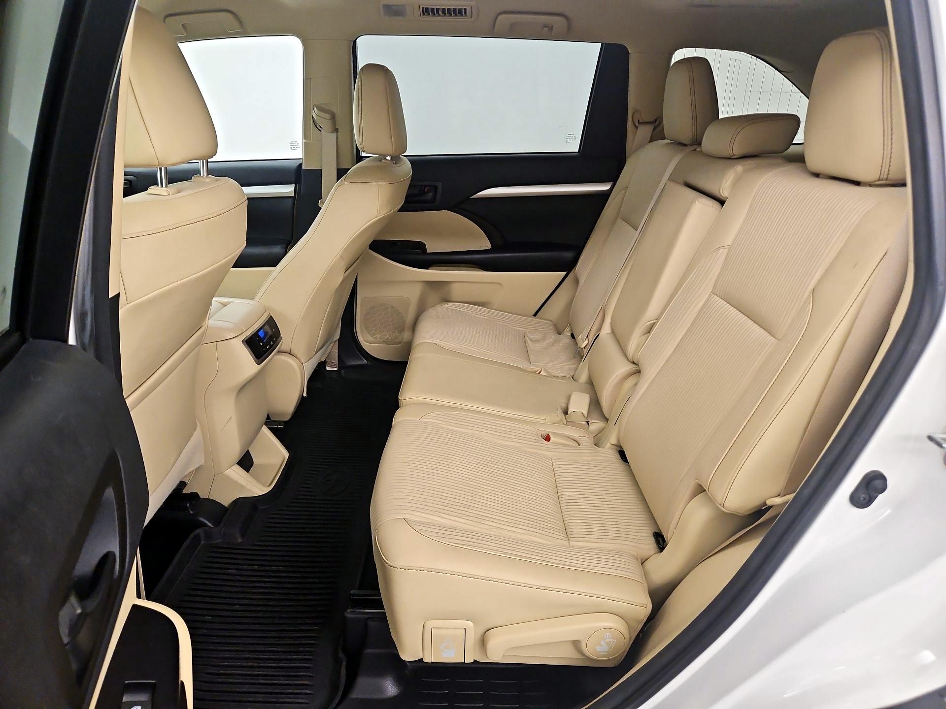 Thumbnail: 2018 Toyota Highlander - 19