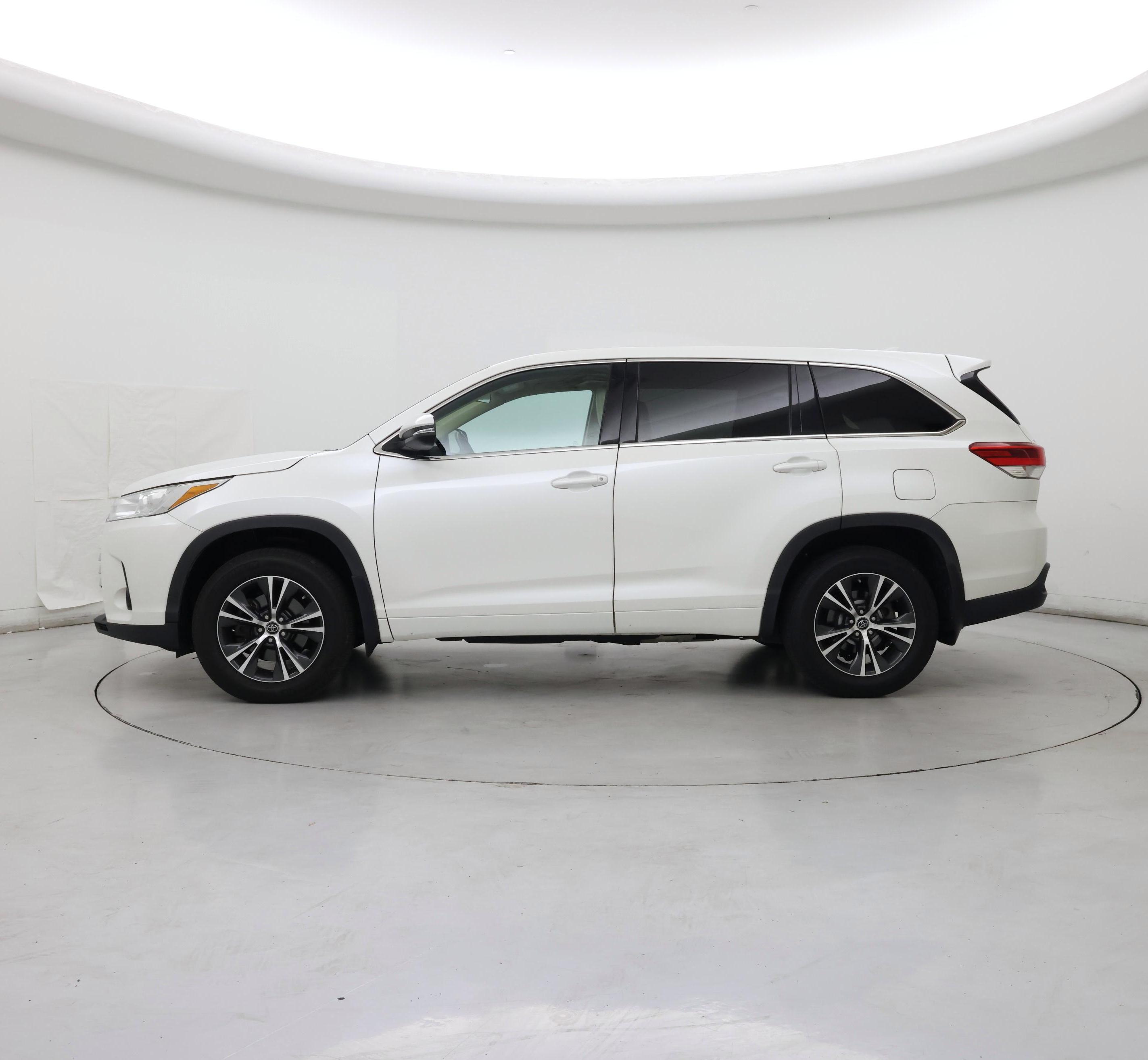 Thumbnail: 2018 Toyota Highlander - 3