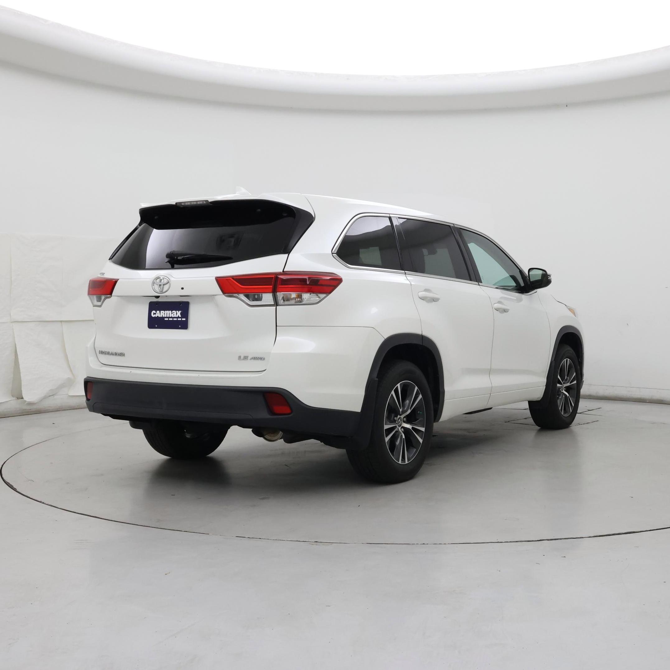 Thumbnail: 2018 Toyota Highlander - 8