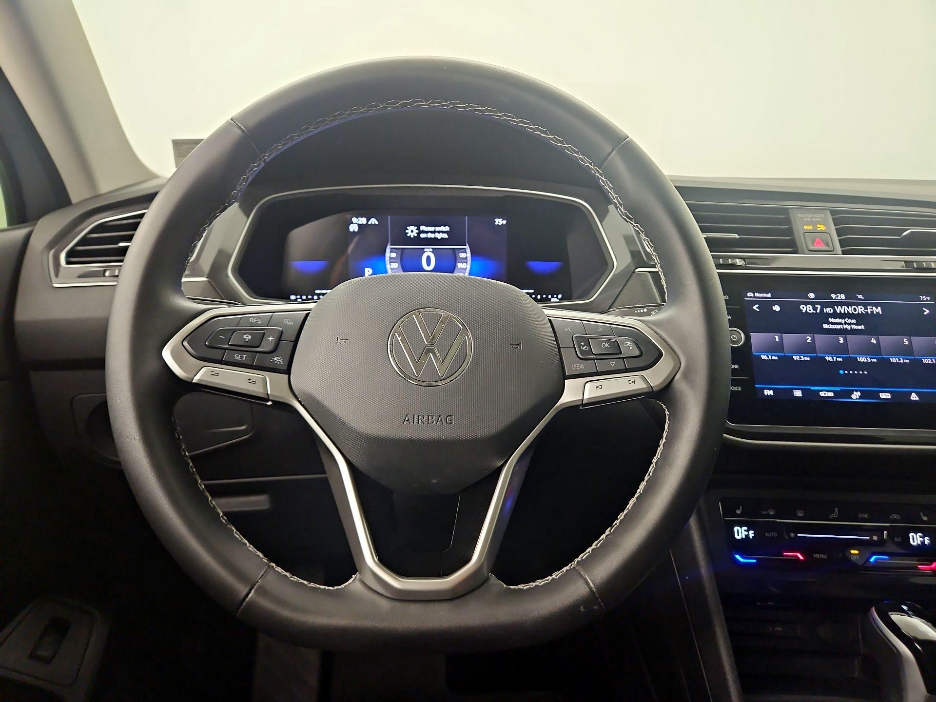 Thumbnail: 2024 Volkswagen Tiguan - 10