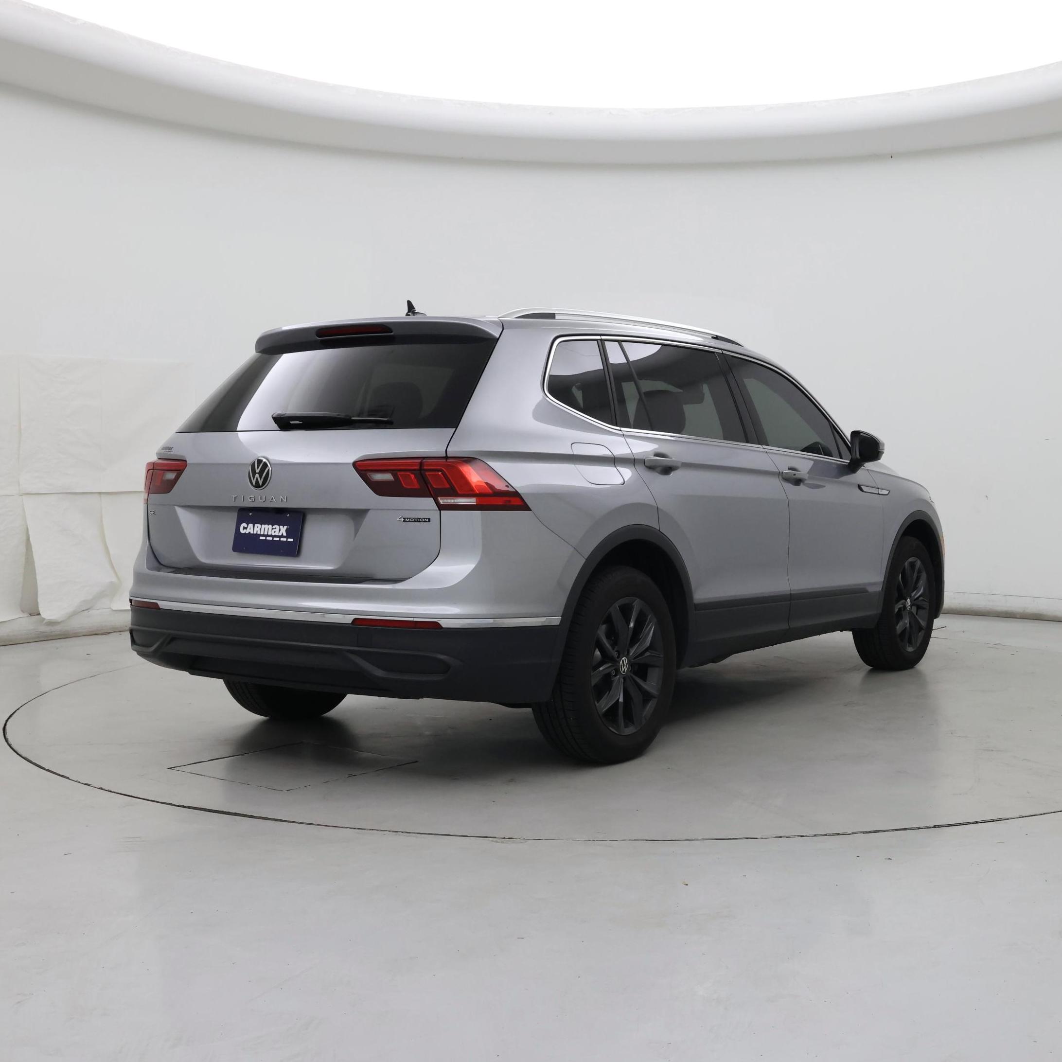 Thumbnail: 2024 Volkswagen Tiguan - 8
