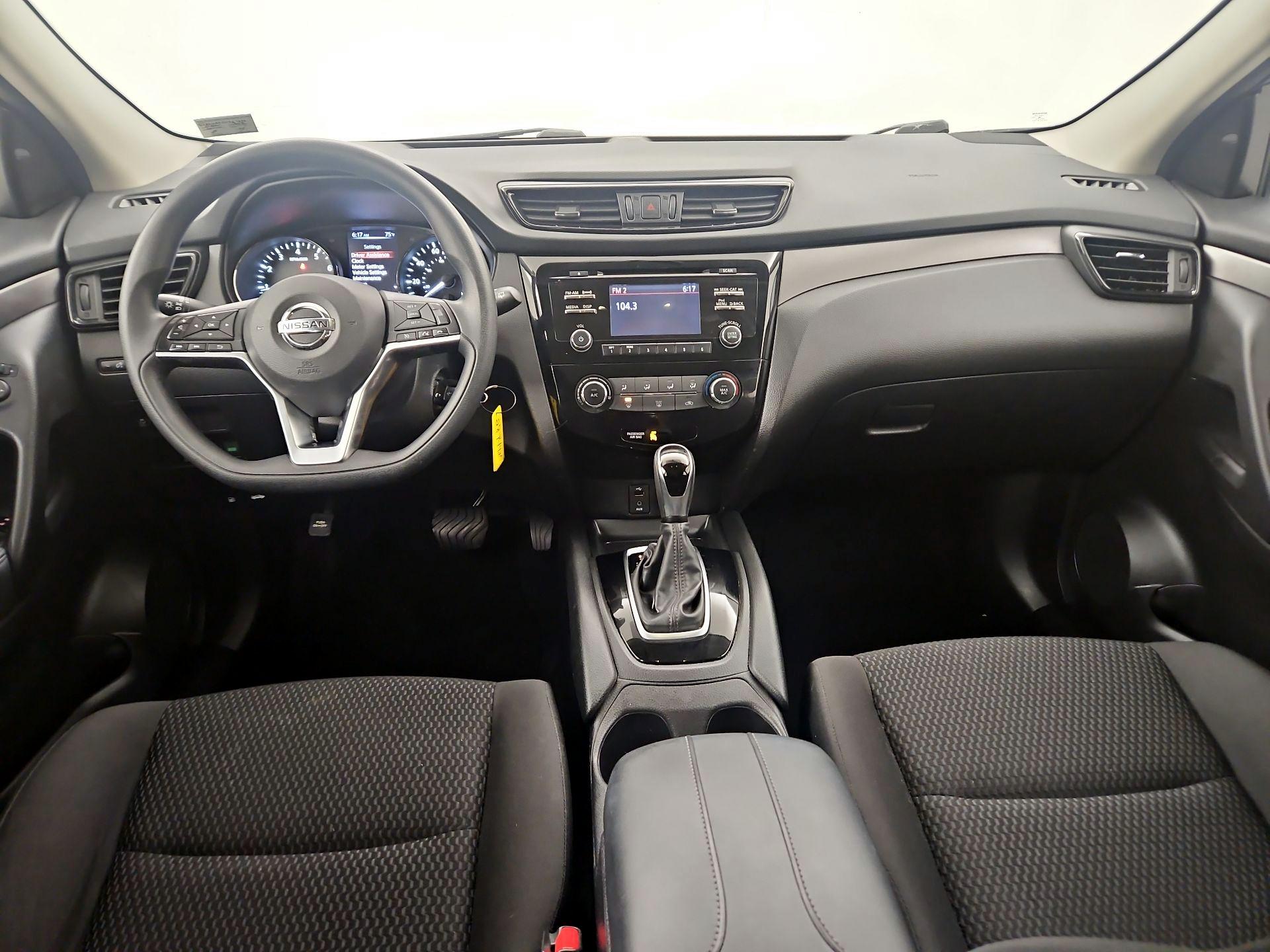 Thumbnail: 2018 Nissan Rogue Sport - 9