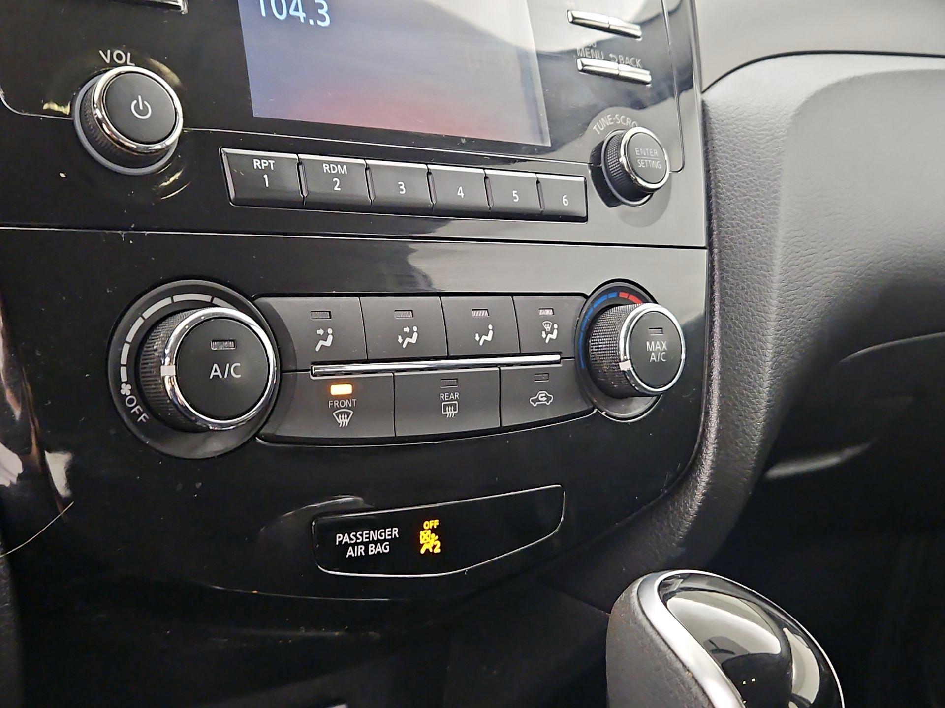 Thumbnail: 2018 Nissan Rogue Sport - 16