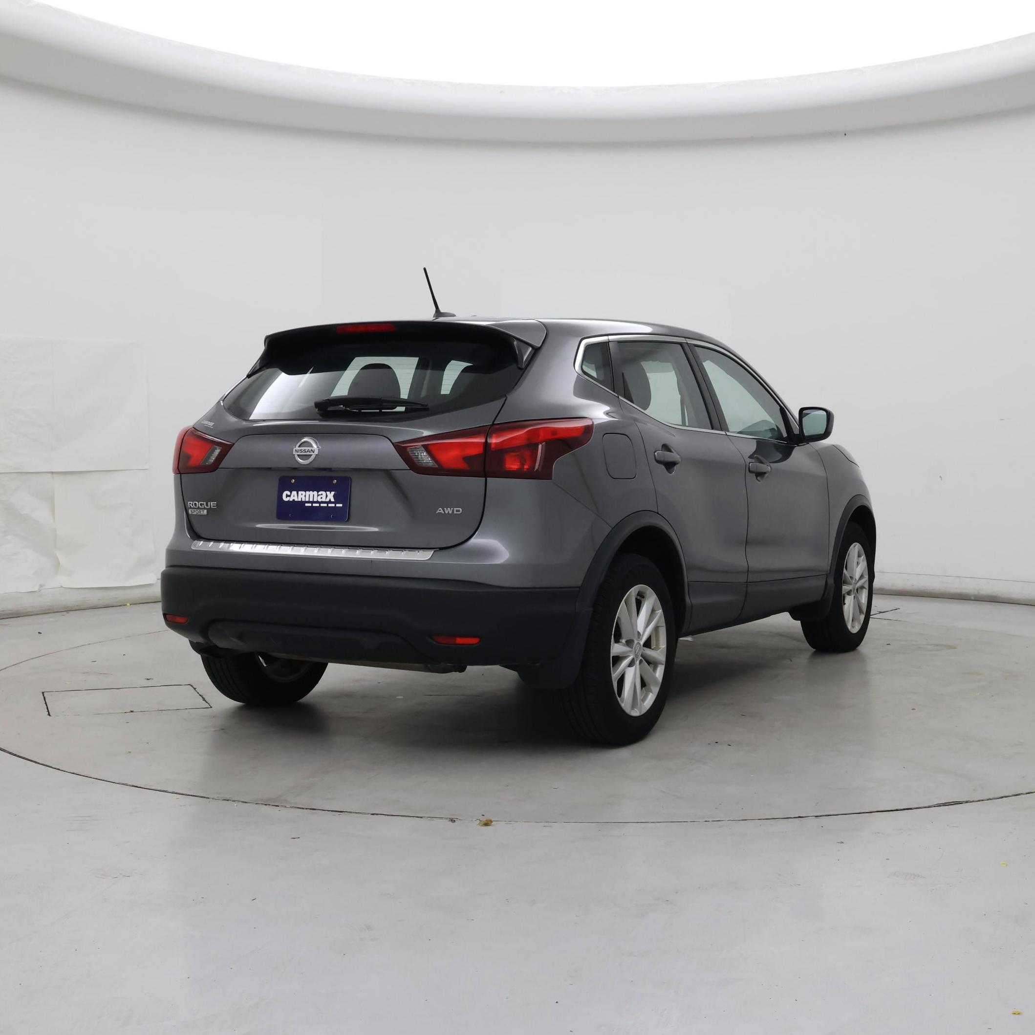 Thumbnail: 2018 Nissan Rogue Sport - 8