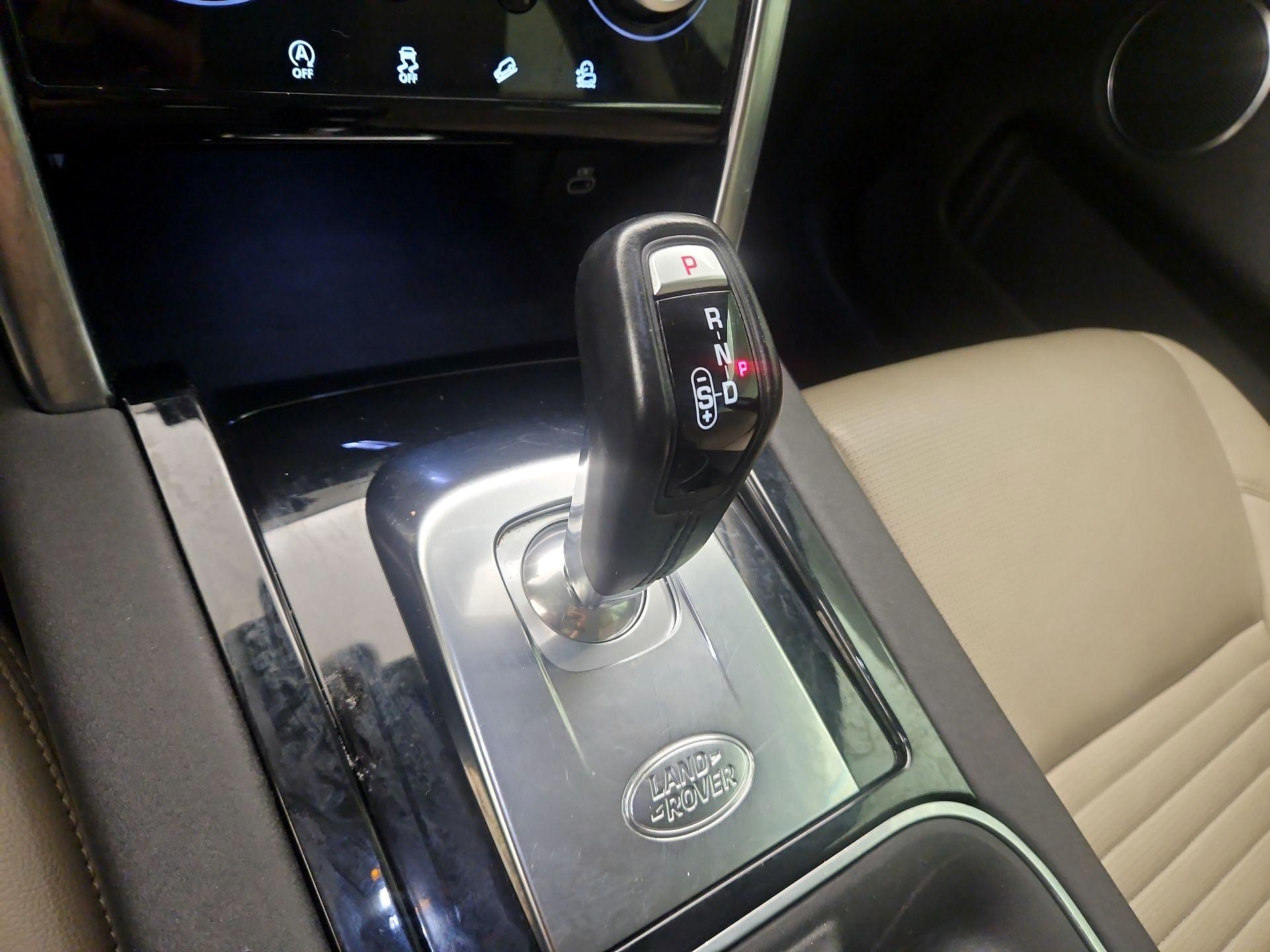 Thumbnail: 2021 Land Rover Discovery Sport - 18