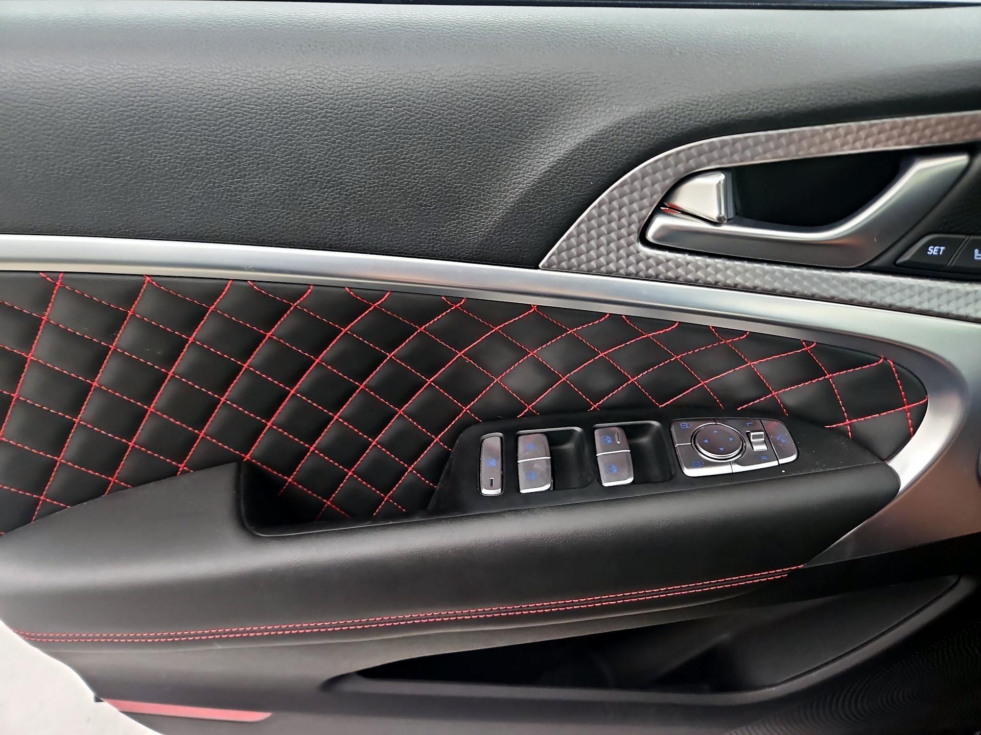 Thumbnail: 2023 Genesis G70 - 12
