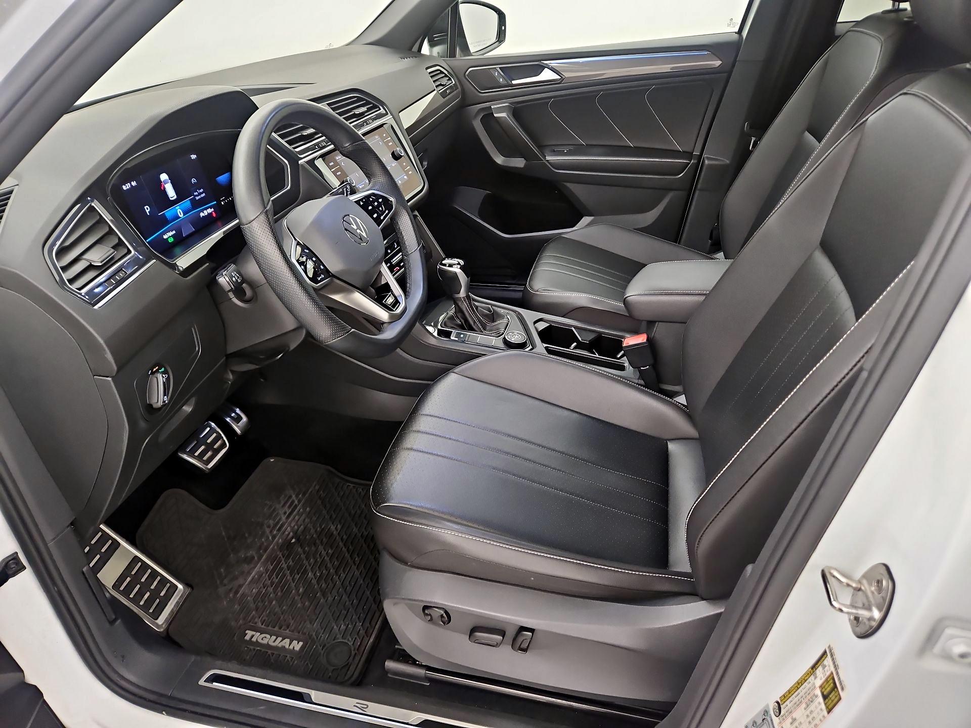 Thumbnail: 2022 Volkswagen Tiguan - 11