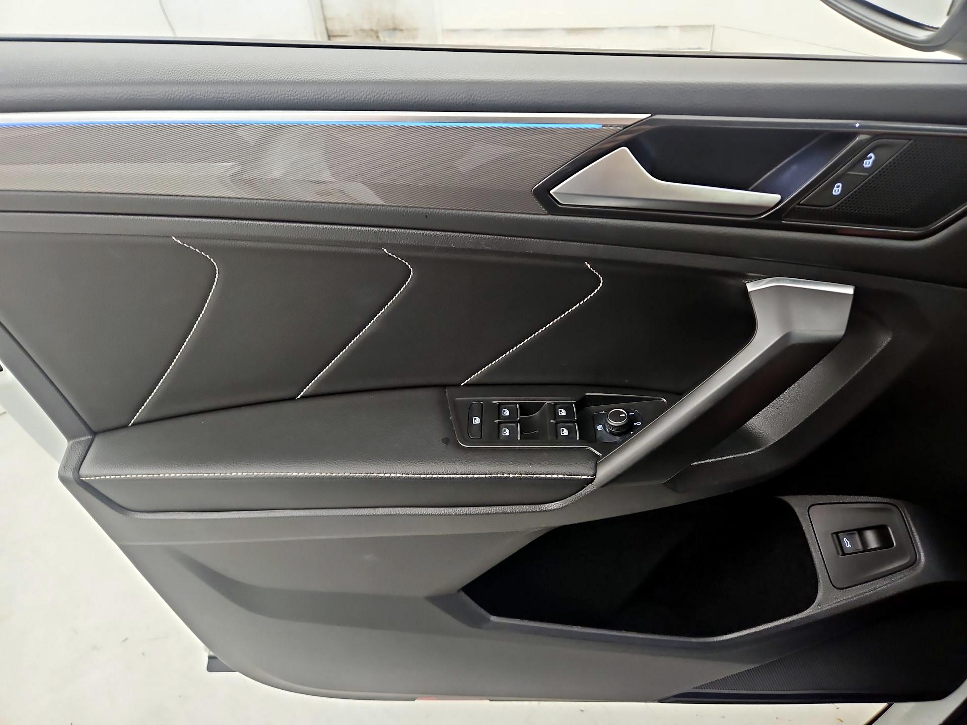Thumbnail: 2022 Volkswagen Tiguan - 12