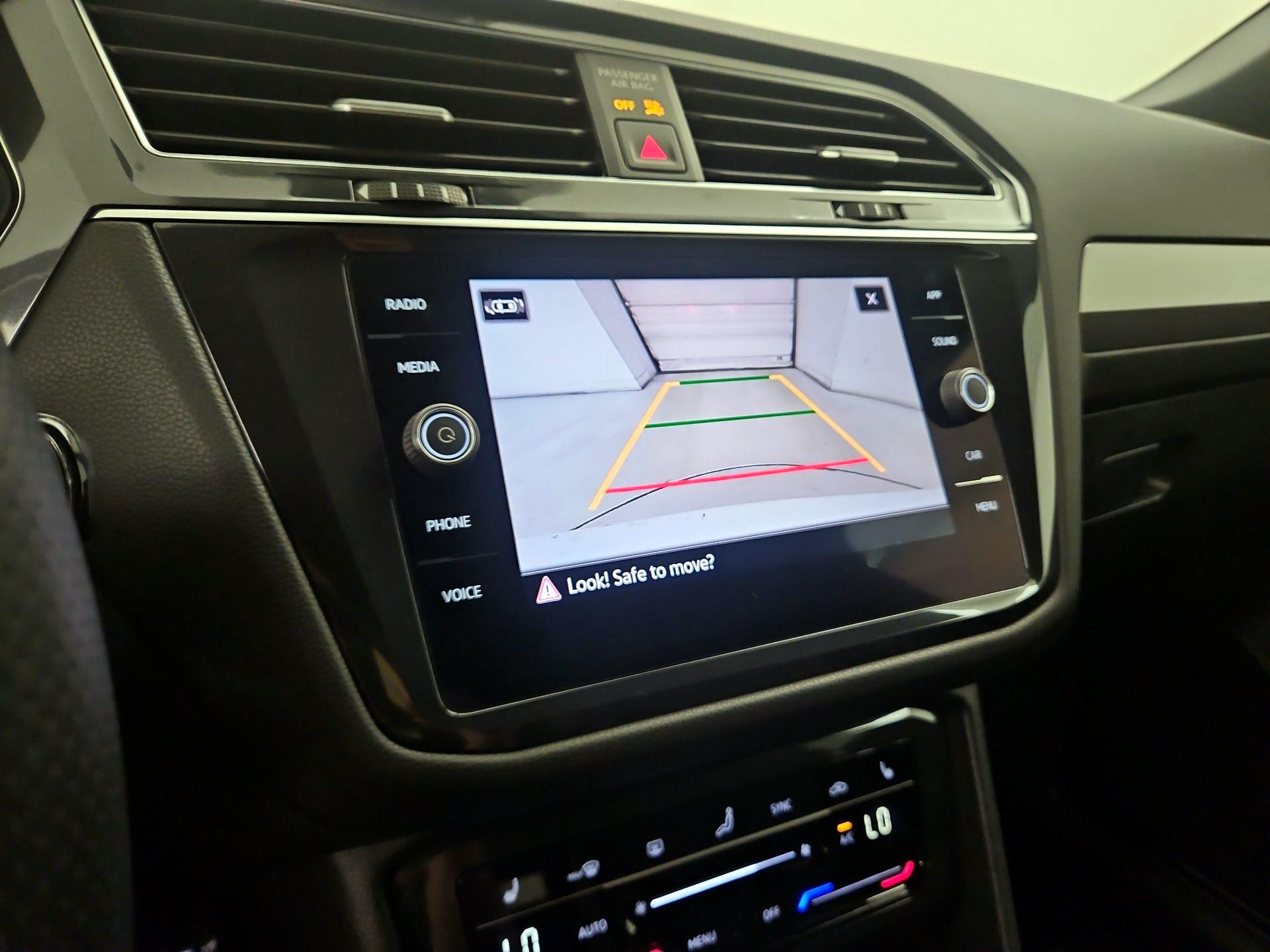 Thumbnail: 2022 Volkswagen Tiguan - 14