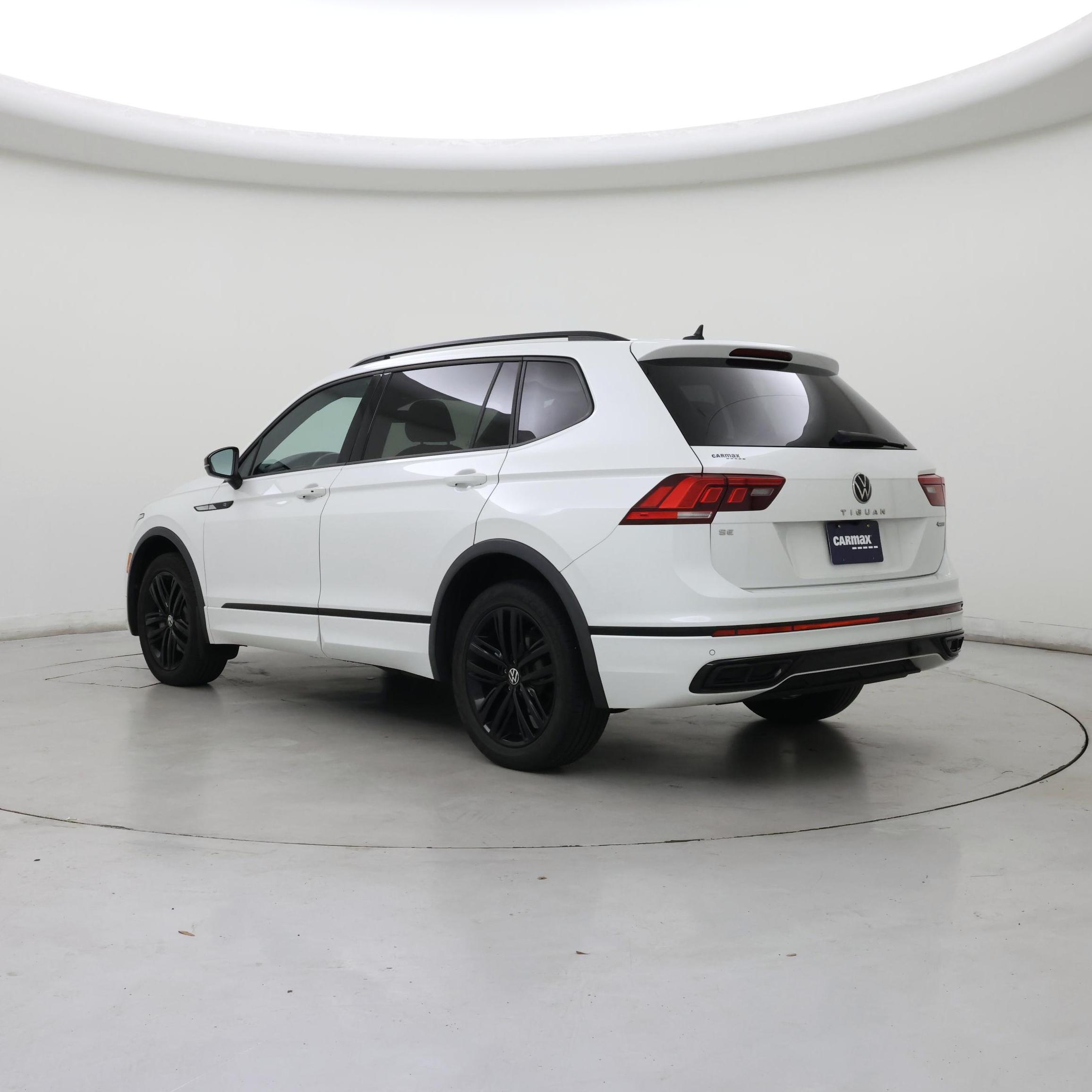 Thumbnail: 2022 Volkswagen Tiguan - 2