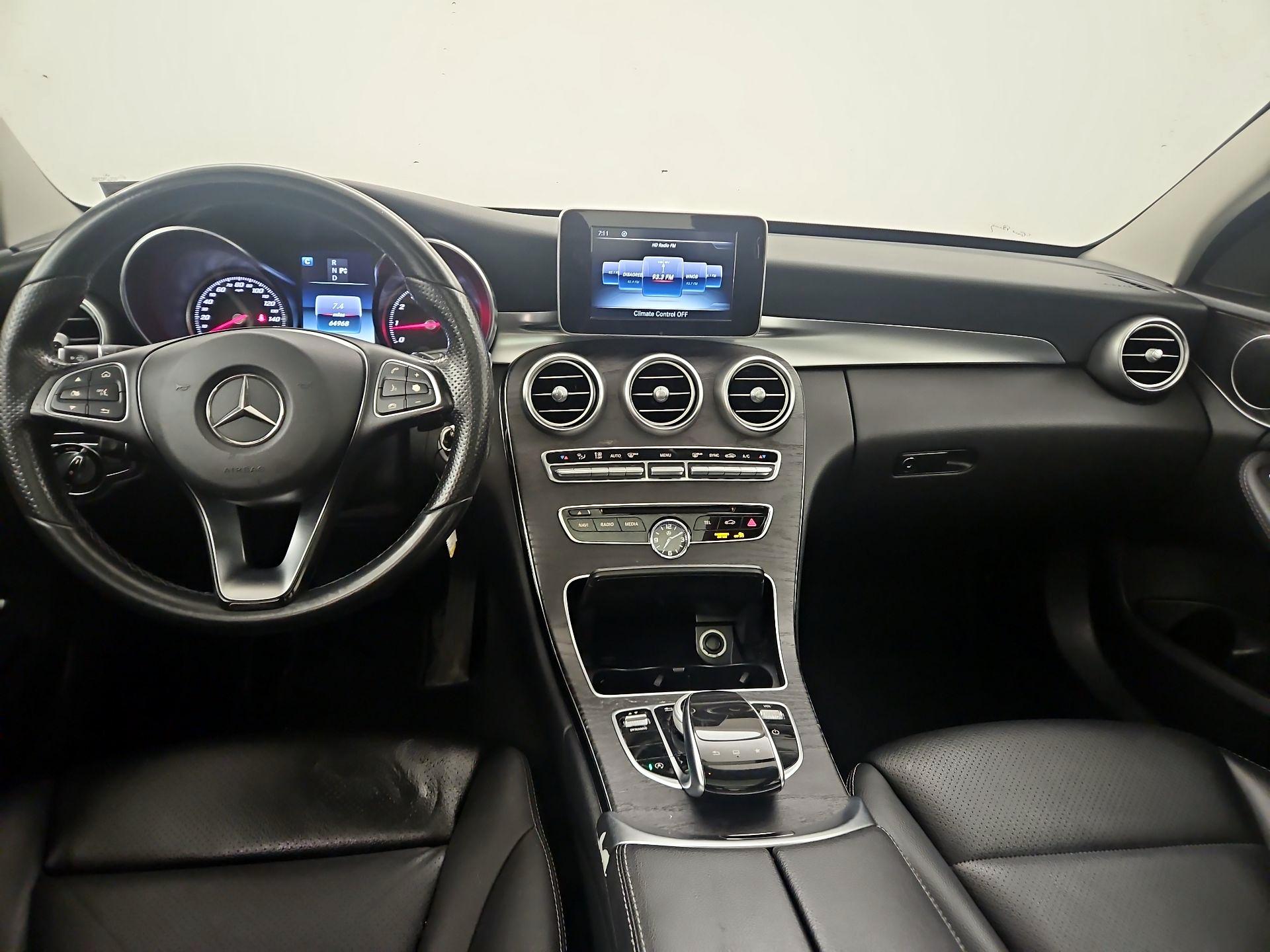 Thumbnail: 2016 Mercedes-Benz C-Class - 9