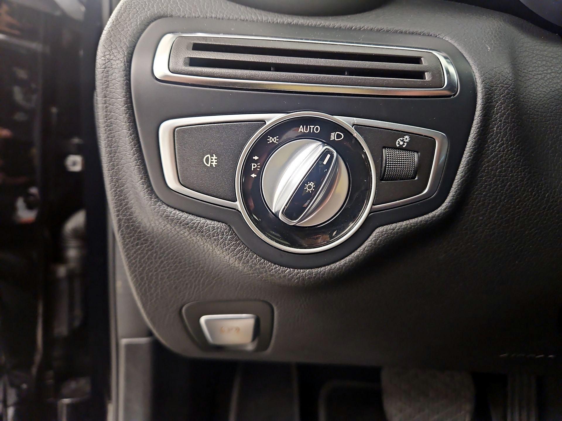 Thumbnail: 2016 Mercedes-Benz C-Class - 13