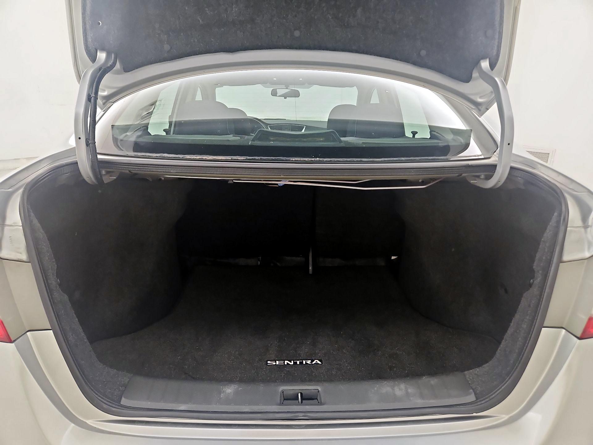 Thumbnail: 2015 Nissan Sentra - 20