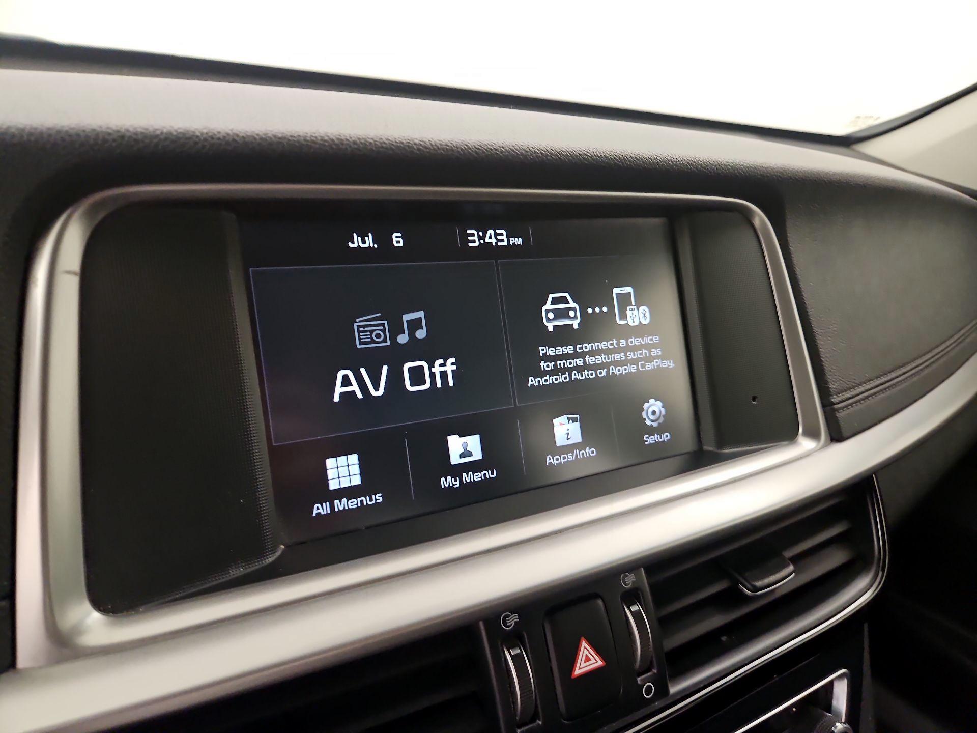 Thumbnail: 2019 Kia Optima - 15