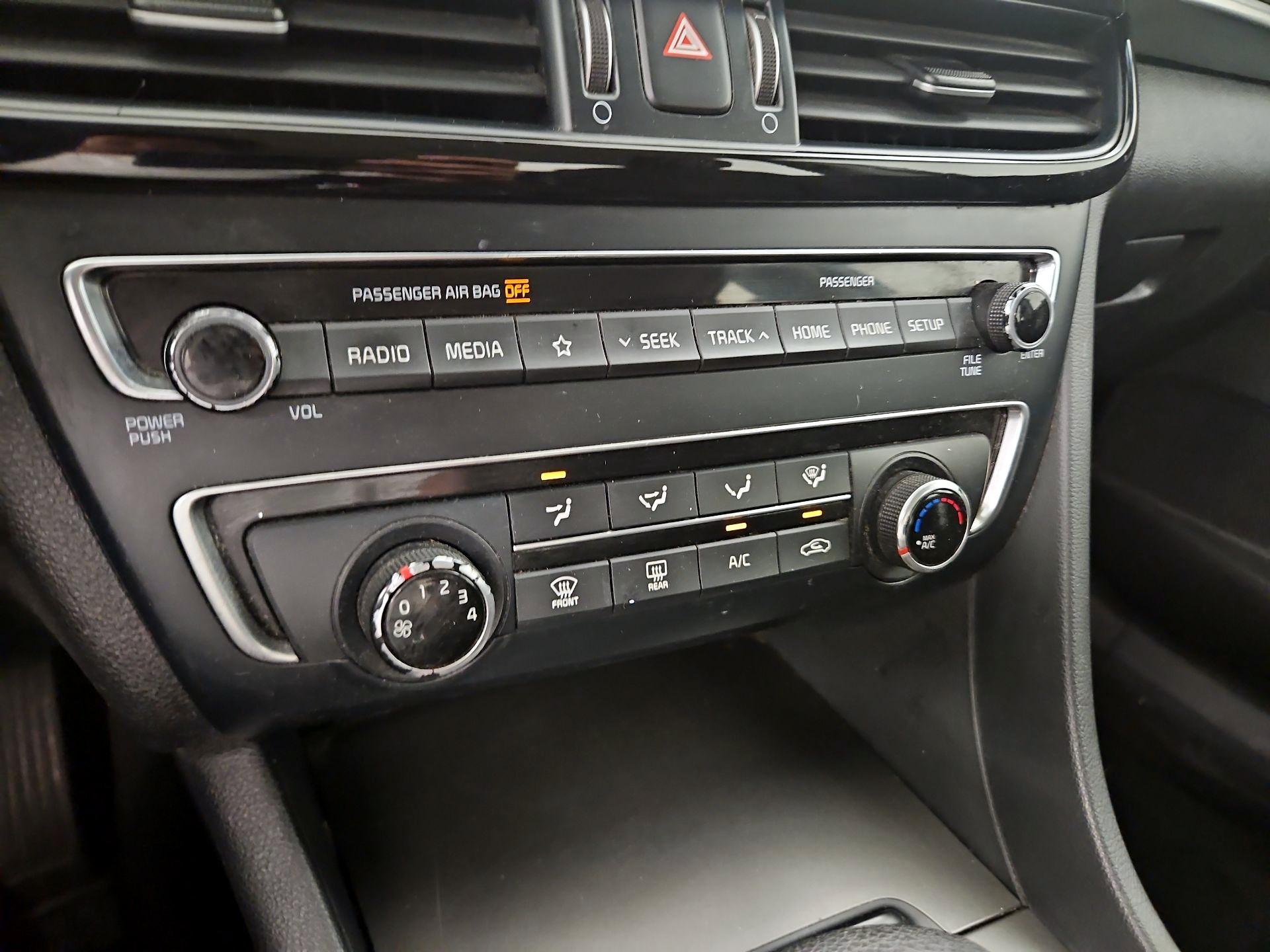 Thumbnail: 2019 Kia Optima - 16