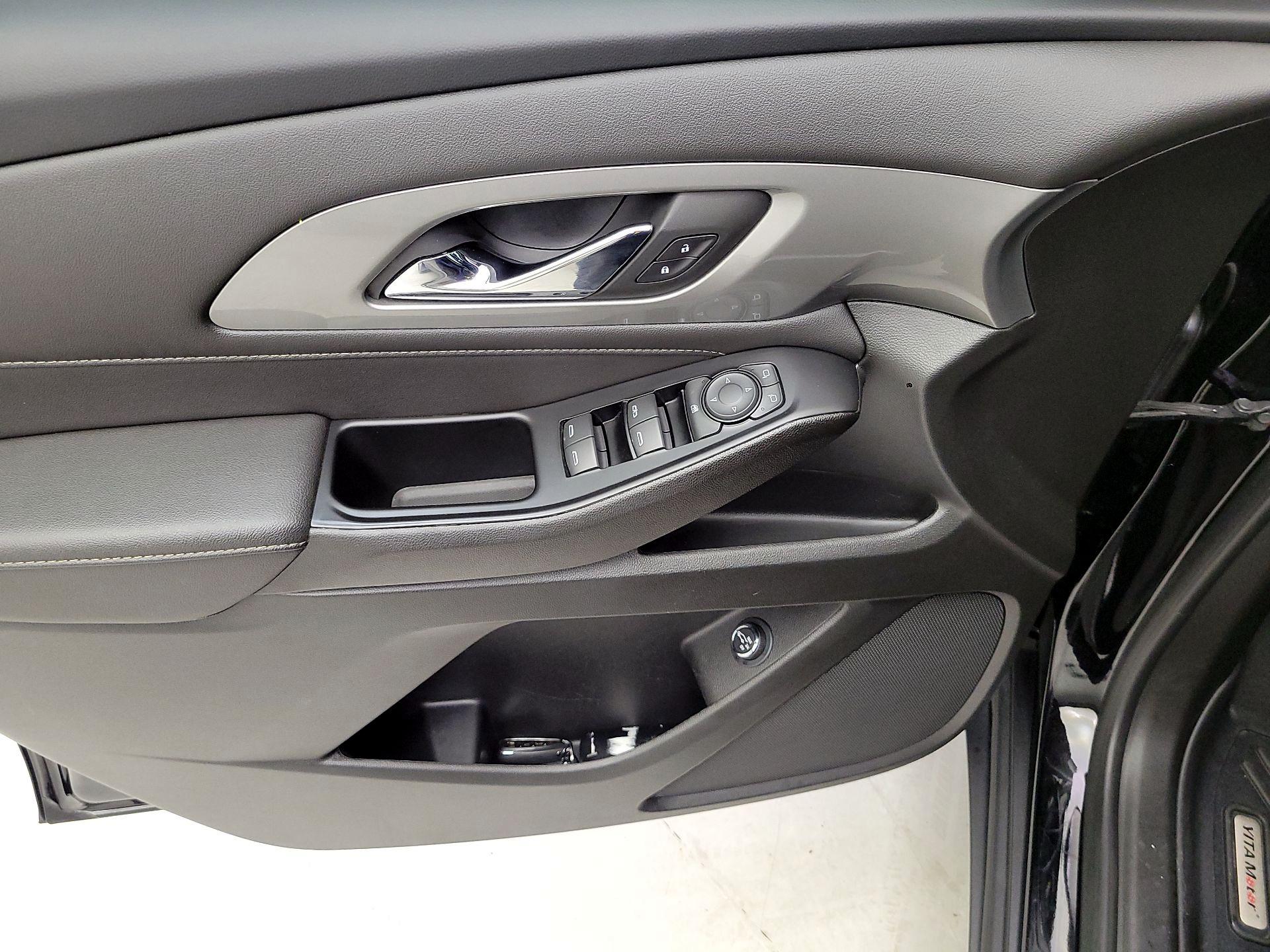 Thumbnail: 2023 Chevrolet Traverse - 12
