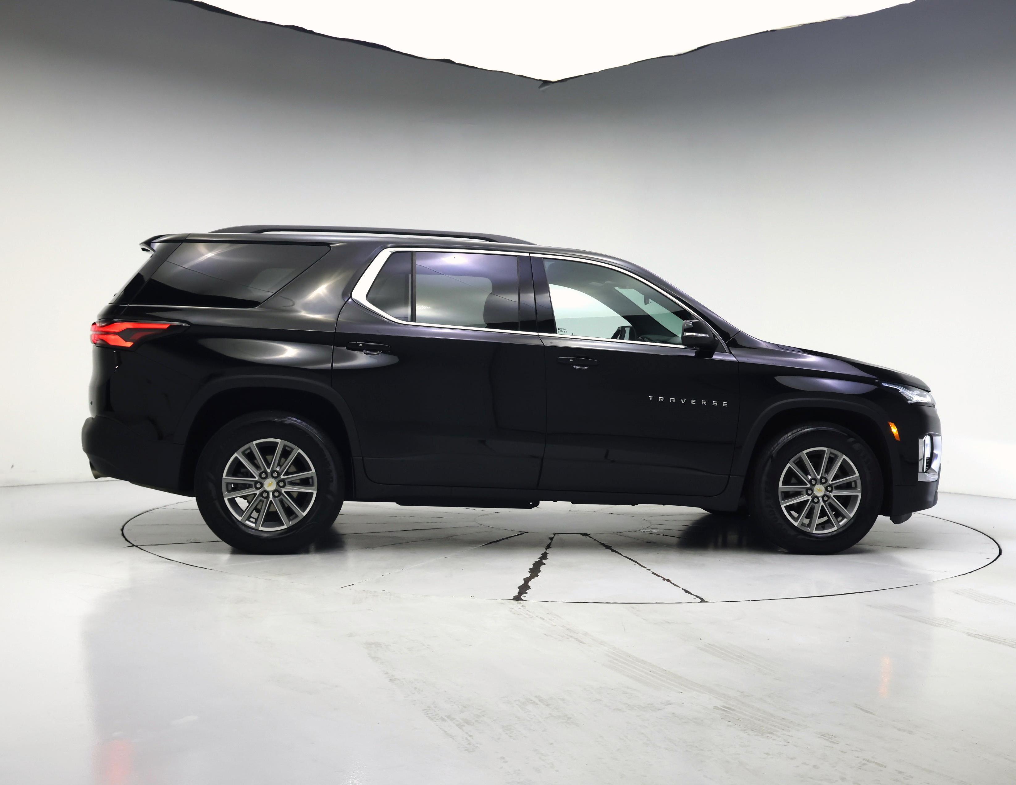 Thumbnail: 2023 Chevrolet Traverse - 7