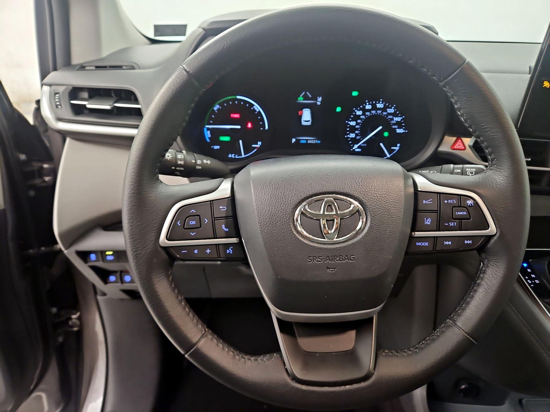 Thumbnail: 2021 Toyota Sienna - 10