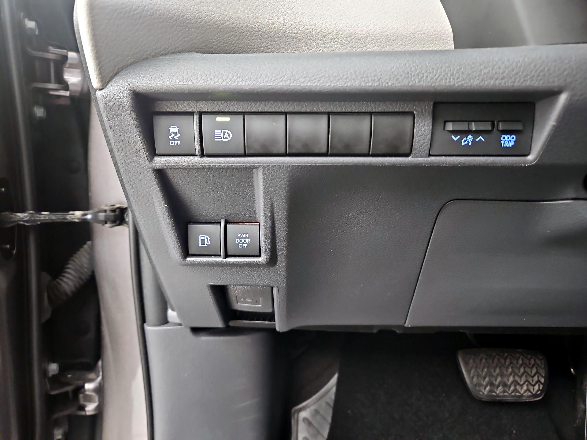 Thumbnail: 2021 Toyota Sienna - 13
