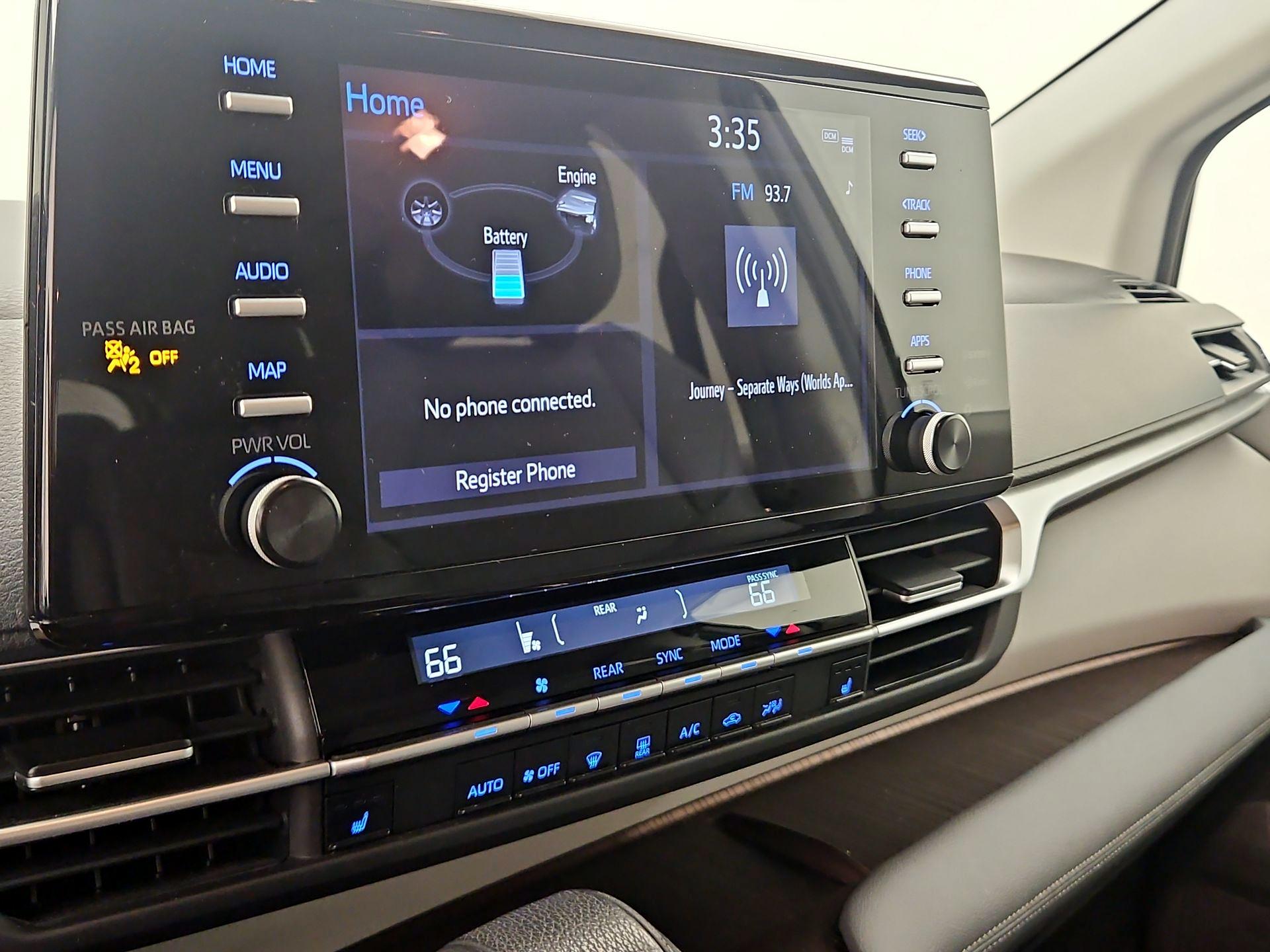 Thumbnail: 2021 Toyota Sienna - 15