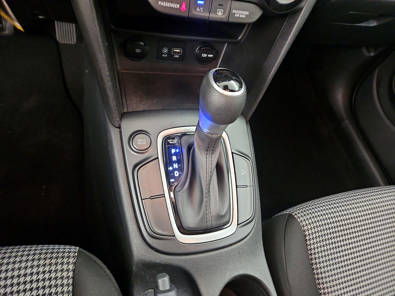 2021 Hyundai Kona SE - Photo 18