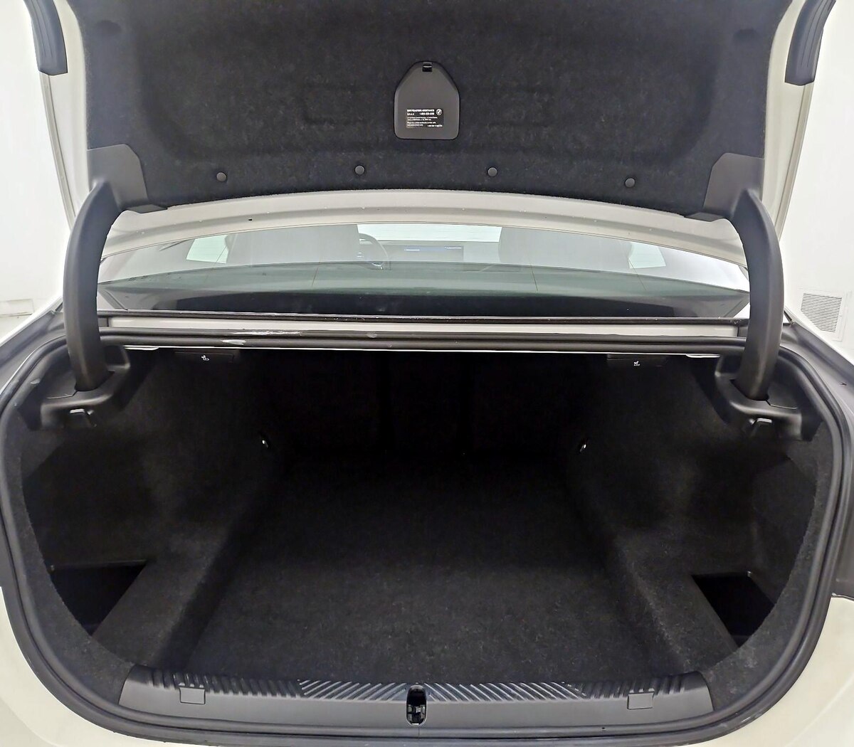 Trunk/Cargo (Seats Up)