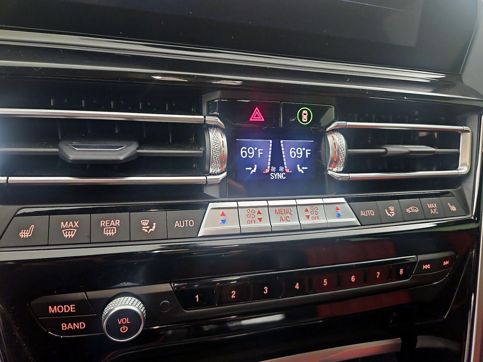 2022 BMW 8 Series 840i - Photo 18