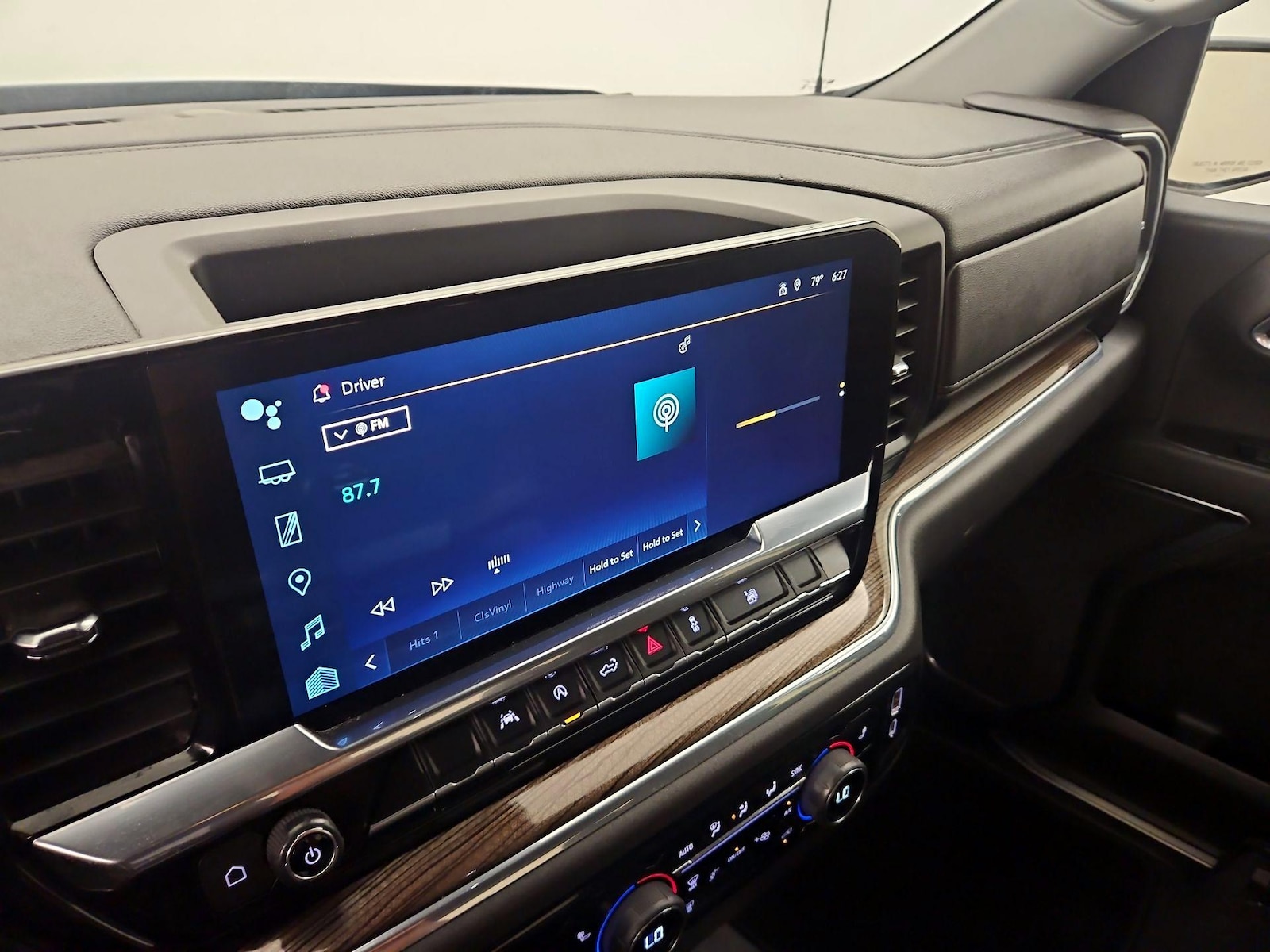2023 Chevrolet Silverado 1500 LT - Photo 16