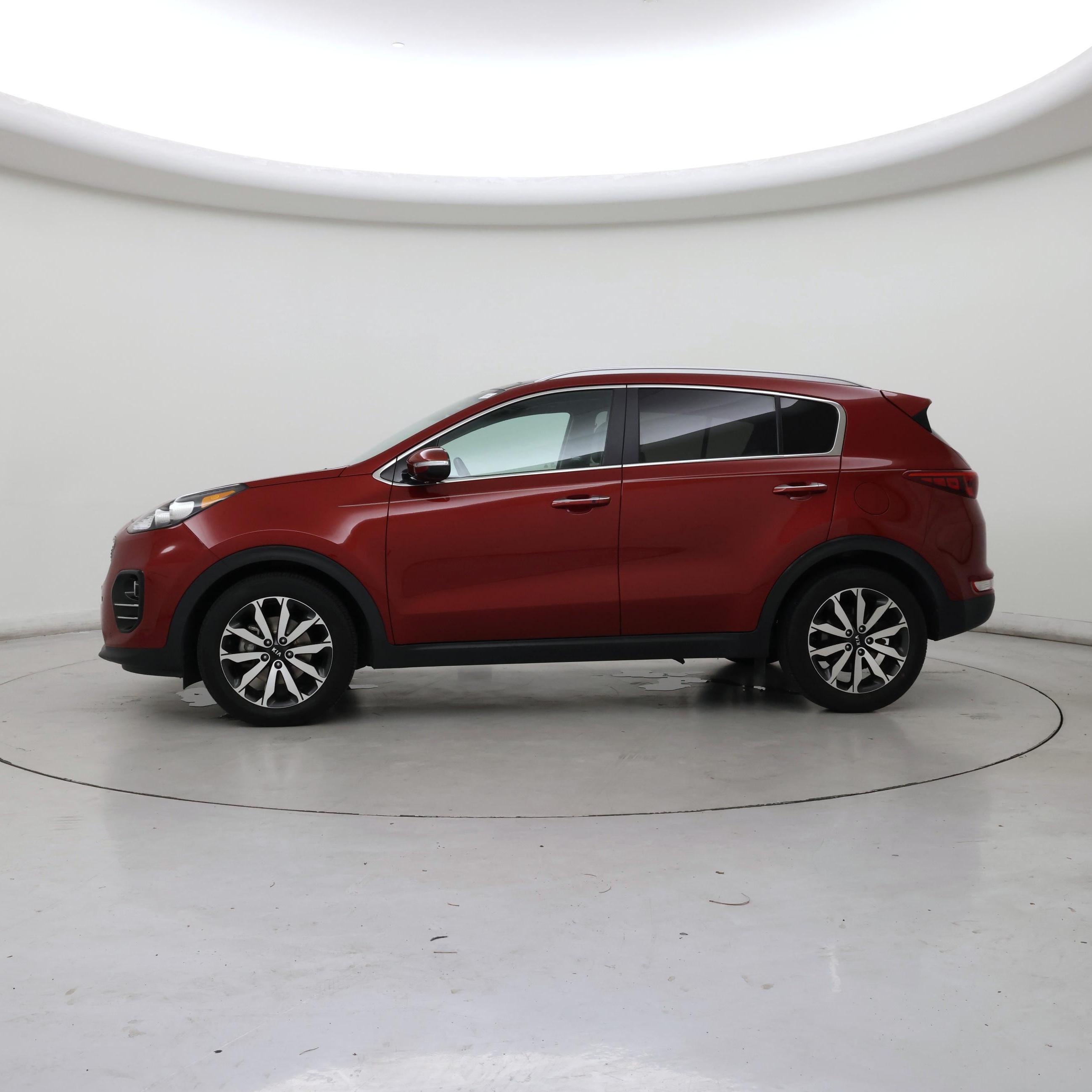 Thumbnail: 2017 Kia Sportage - 3