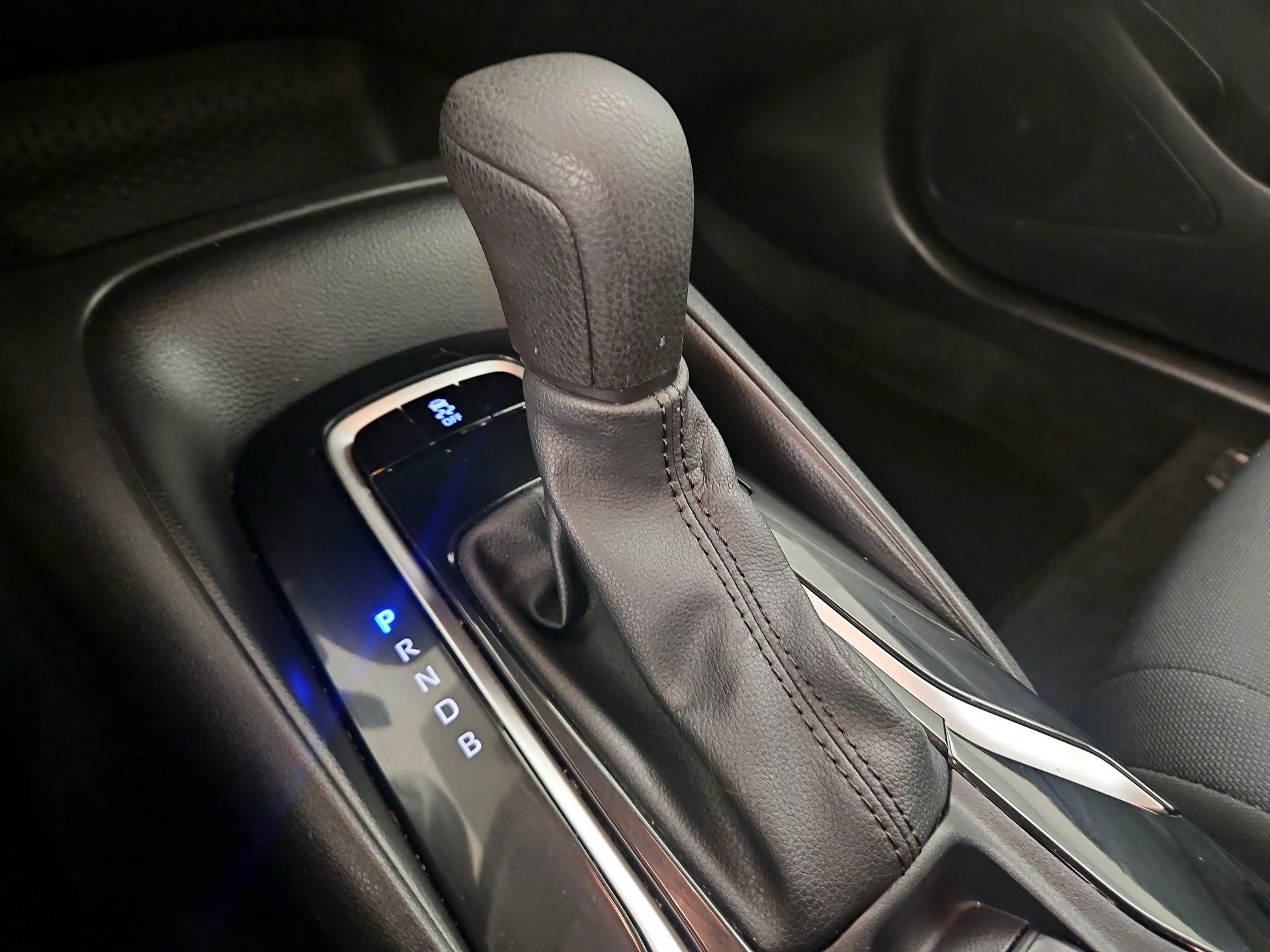 Thumbnail: 2021 Toyota Corolla - 18