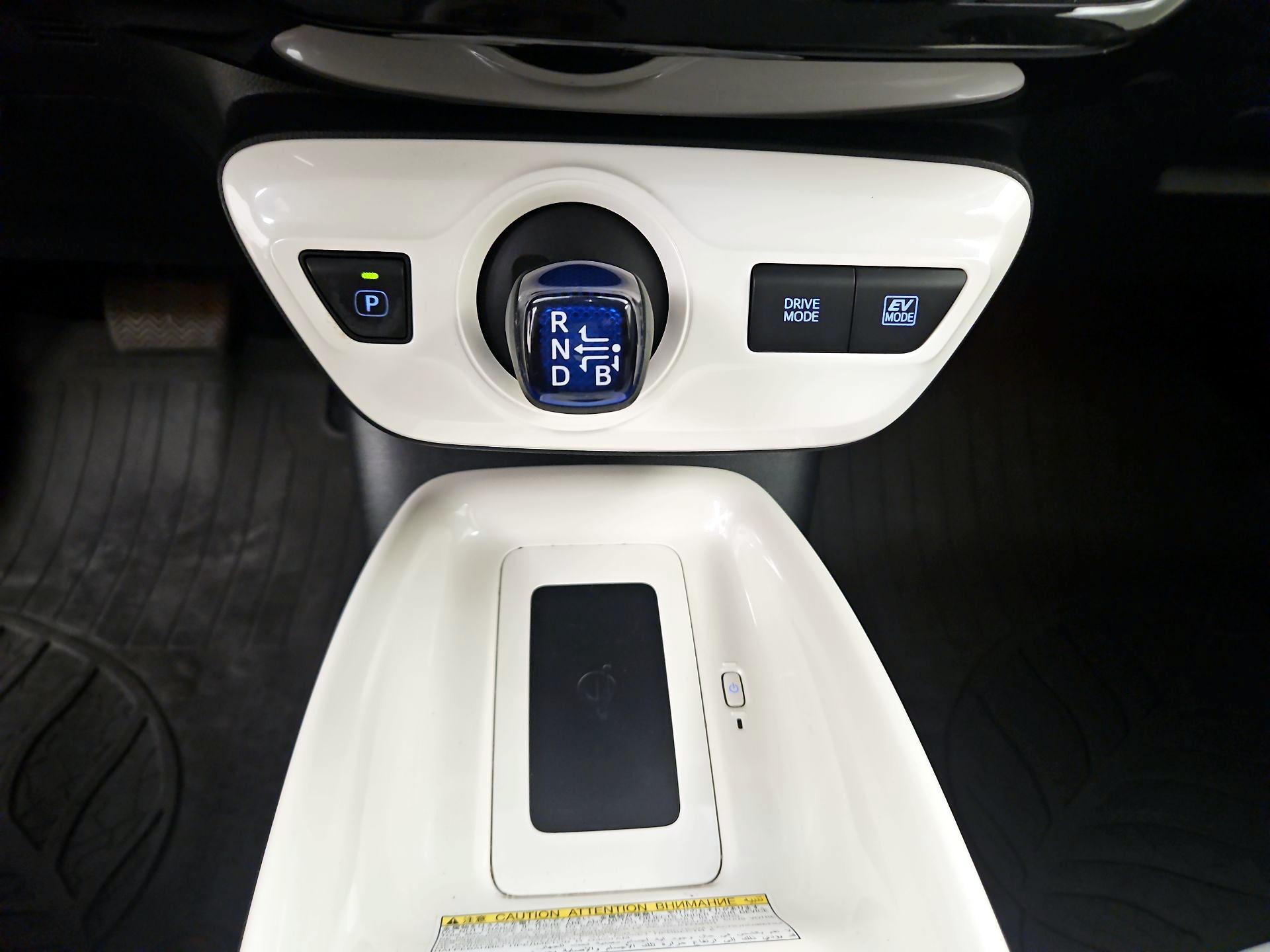 Thumbnail: 2016 Toyota Prius - 17