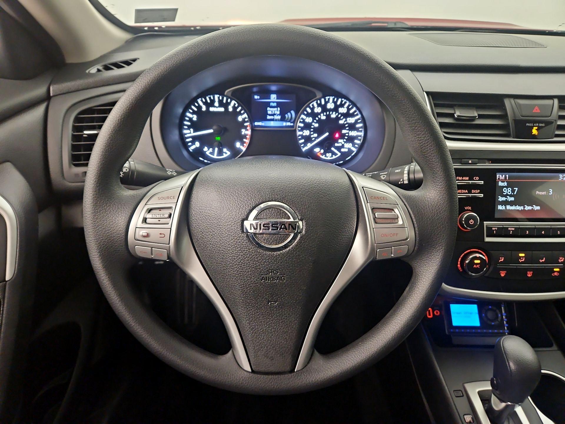 Thumbnail: 2018 Nissan Altima - 10