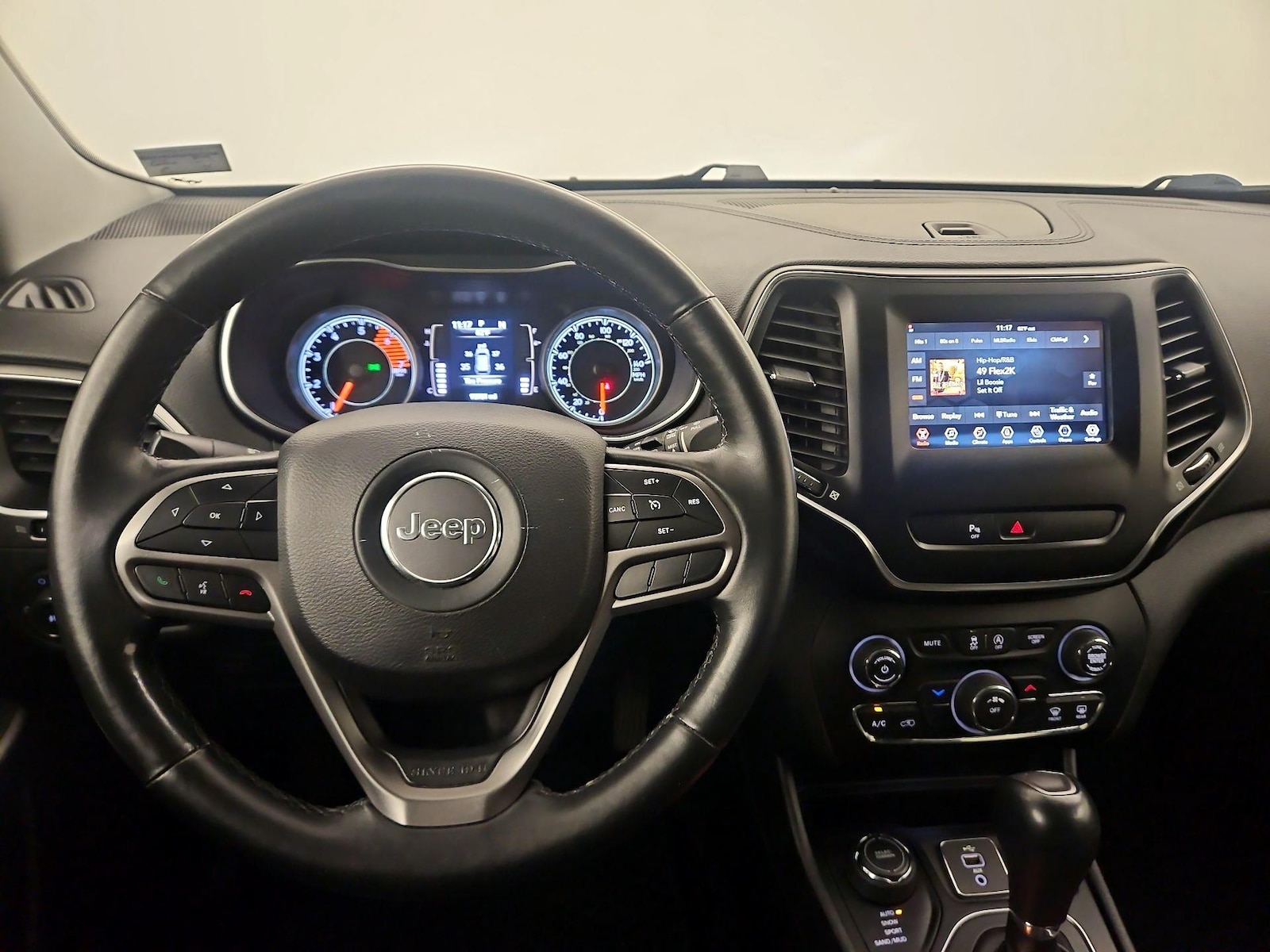 2019 Jeep Cherokee Latitude Plus - Photo 10